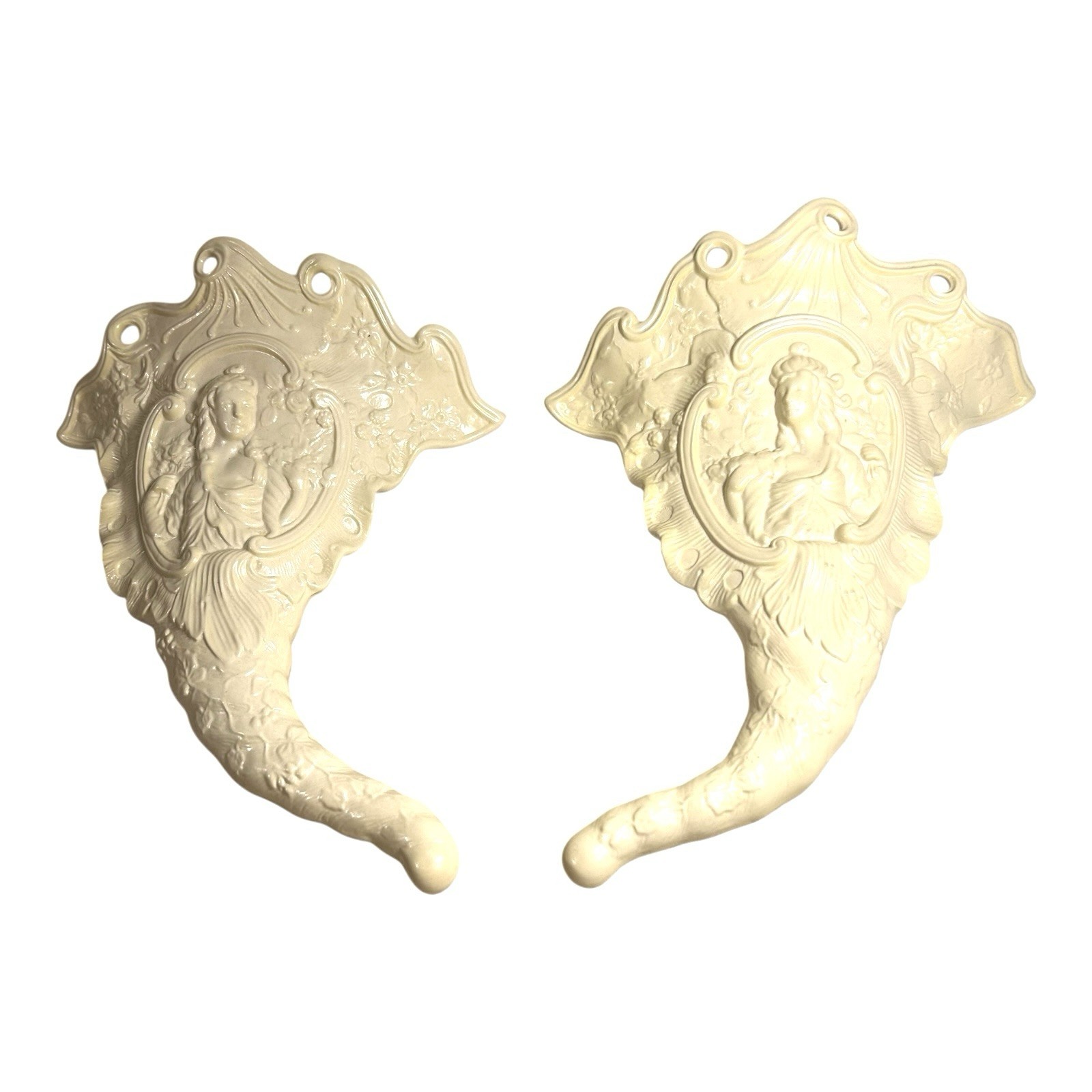 Vintage Set of 2 Two Williamsburg Wedgwood Etruria Wall Pocket
