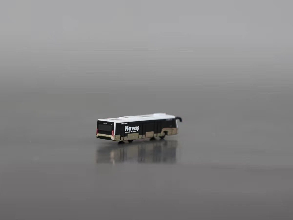1:400/200 scale Infinite airport HAVAS COBUS3000 shuttle bus GSE model
