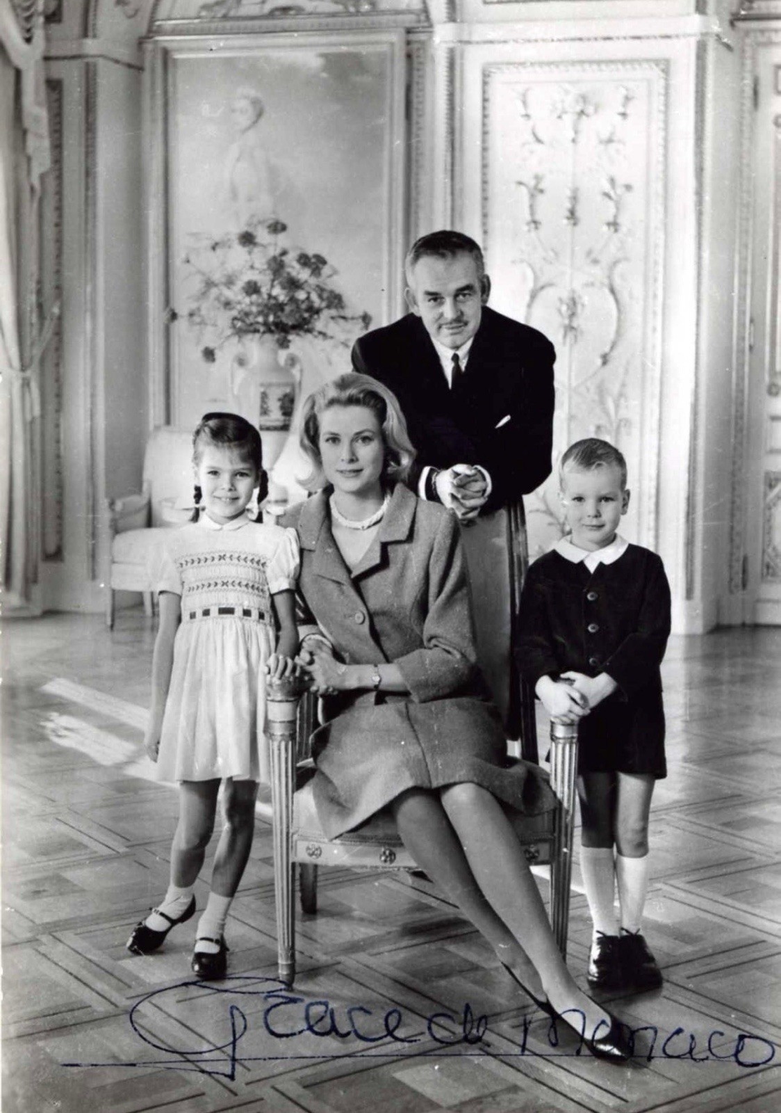 PRINCESS GRACE de MONACO - SIGNED Photo, RR Auction Company Authentication PRINCESS GRACE de MONACO - SIGNED Photo, RR Auction Company Authentication