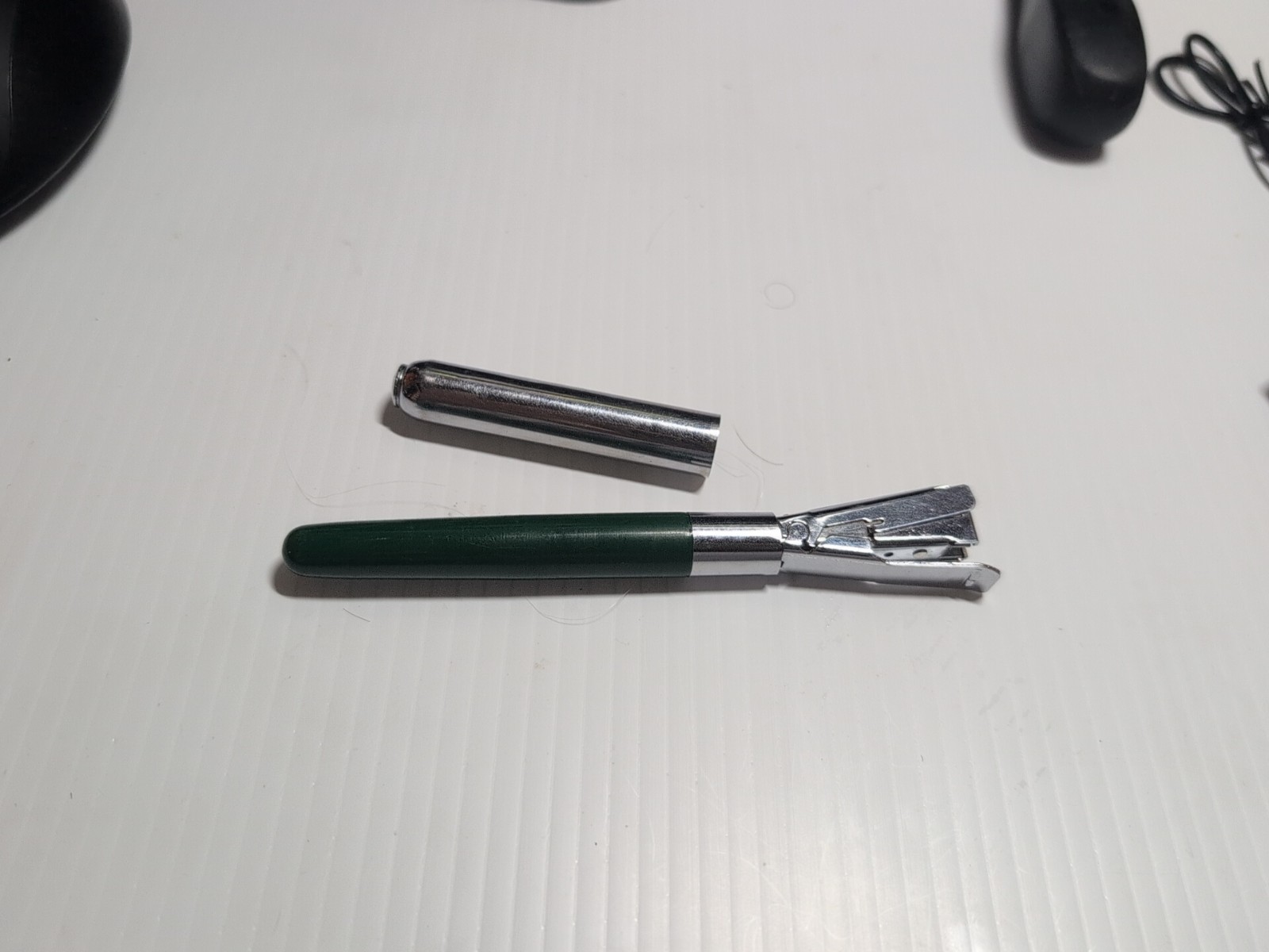 VINTAGE DUO FAST MINIATURE POCKET STAPLER **UNTESTED** looks like pen