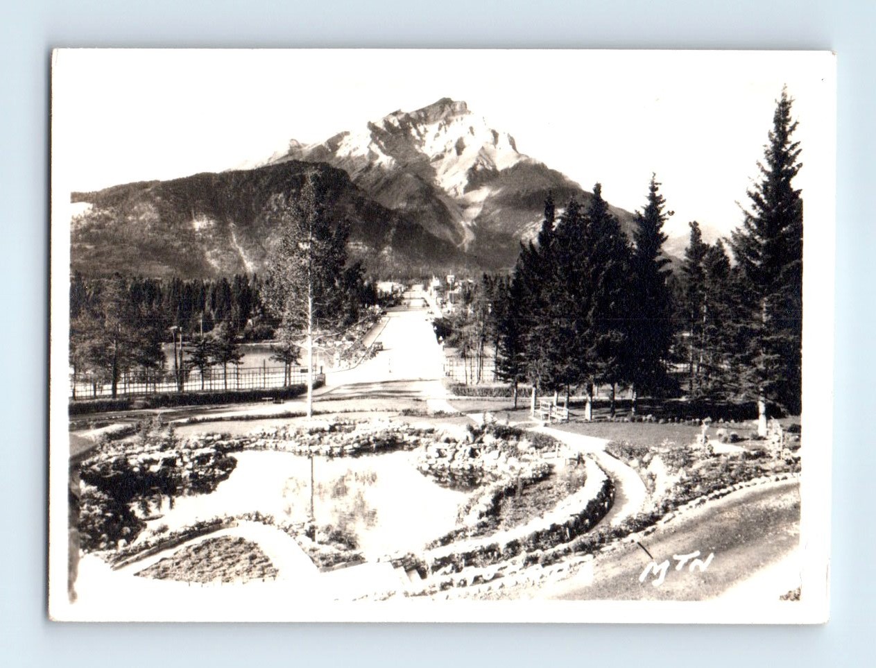 Old Vintage Photo CASCADE MOUNTAIN REFLECTION POOL BANFF CANADA SOUVENIR PIC