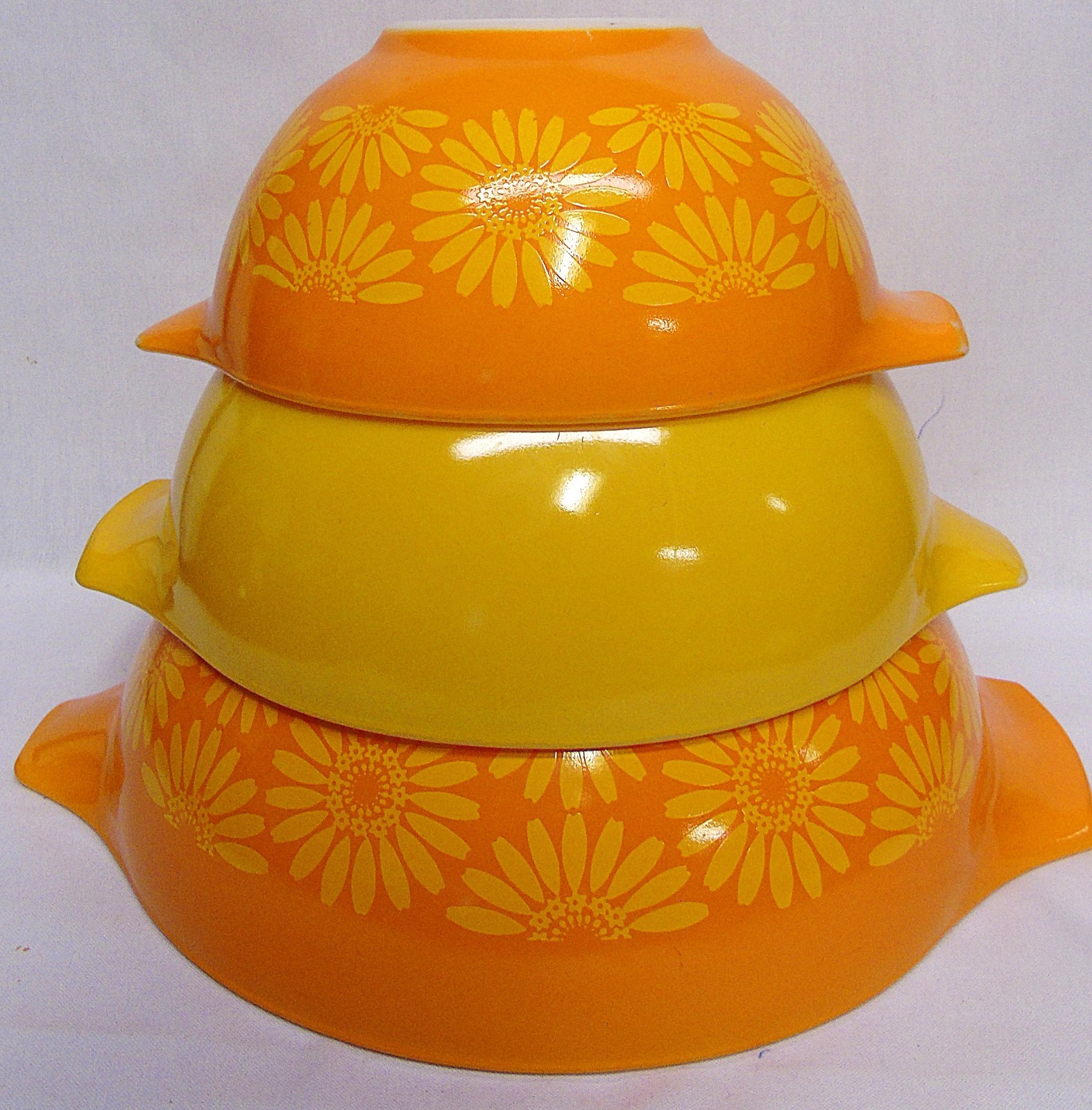 3 Vintage Pyrex Daisy Sunflower Cinderella Mixing Bowls  c742