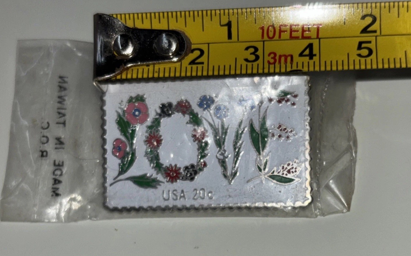 USPS 1982 Love Stamp Enamel Pin Love Flowers USA 20 Cents, 1.5” New Sealed Bag