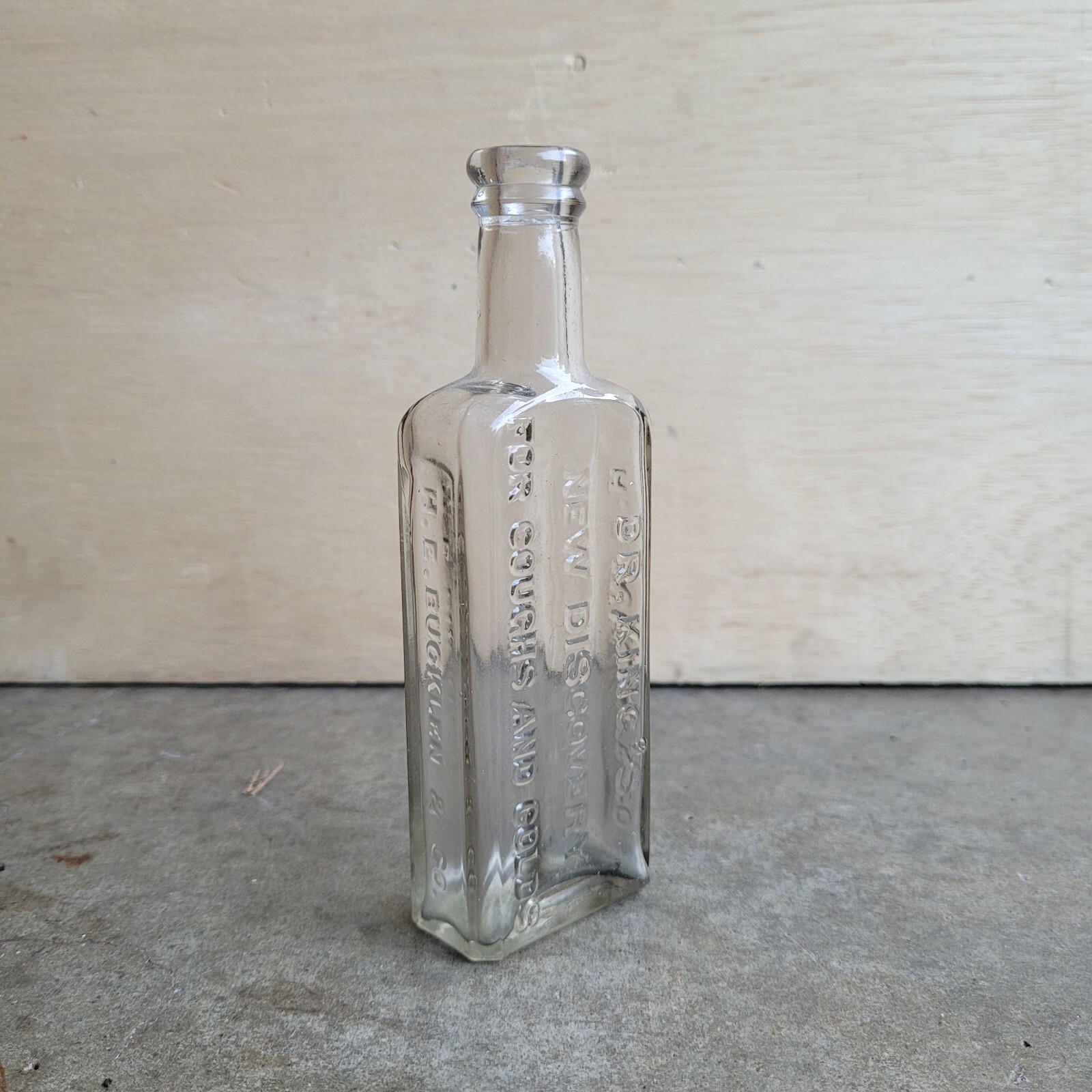 Vintage Dr Kings New Discovery Medicine Bottle H.E. Bucklen Chicago, IL