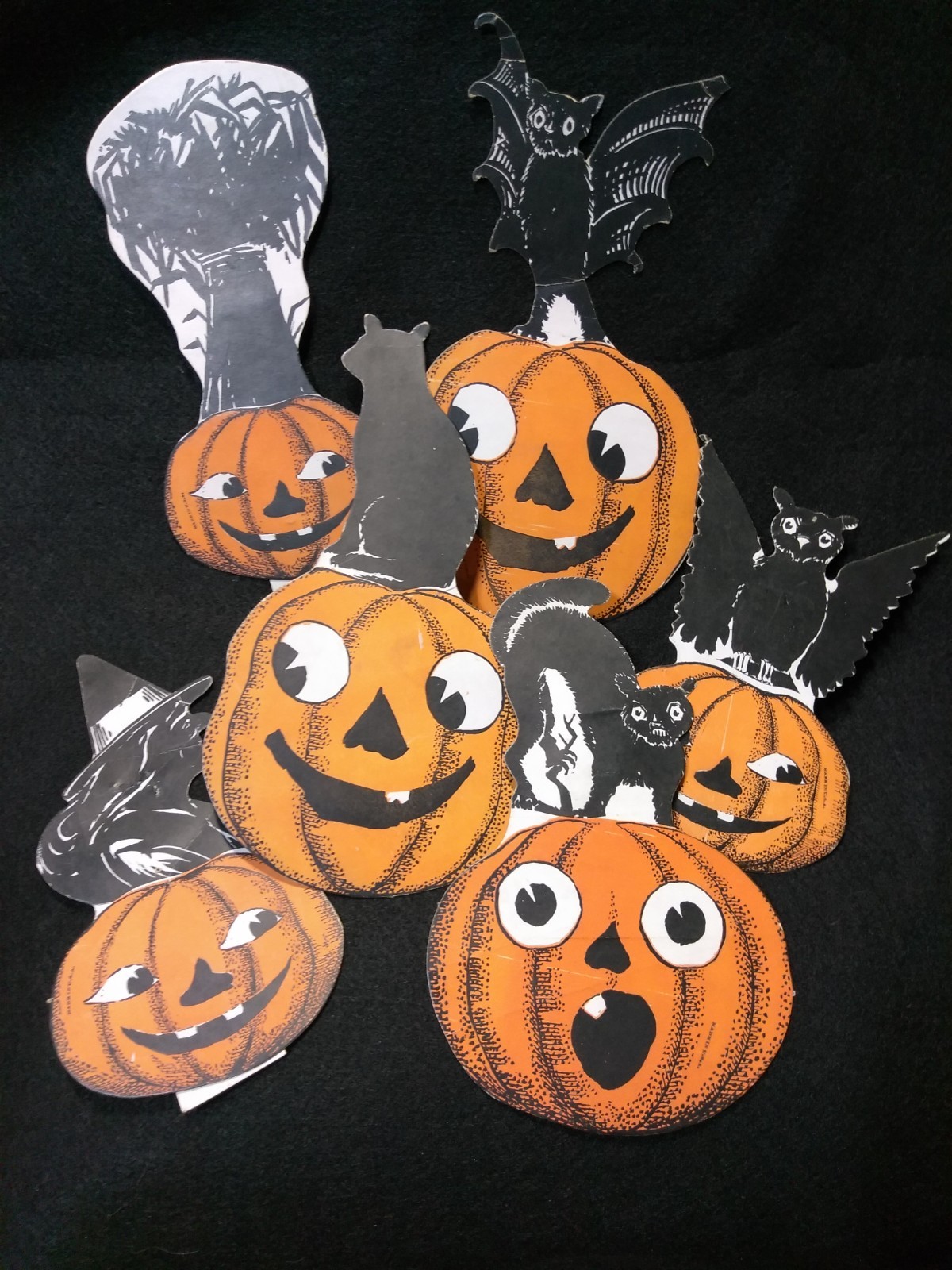 RARE ANTIQUE HALLOWEEN BEISTLE DIECUT. COMPLETE SET OF 6 DECORATIONS
