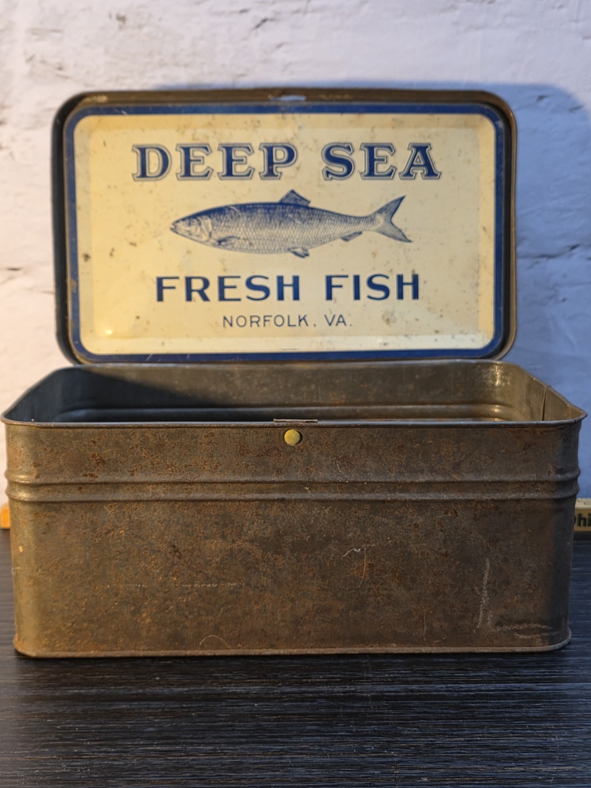 Antique DEEP SEA FRESH FISH NORFOLK VA. Advertising Tin Coastal Home Decor 