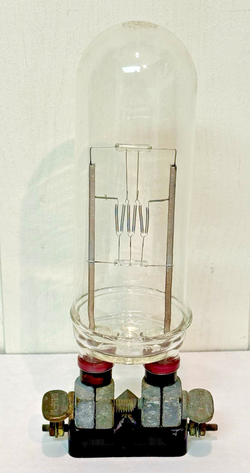 VINTAGE WESTINGHOUSE MAZDA 1000 WATT 115V AIRWAY BEACON LAMP CROUSE HINDS BASE