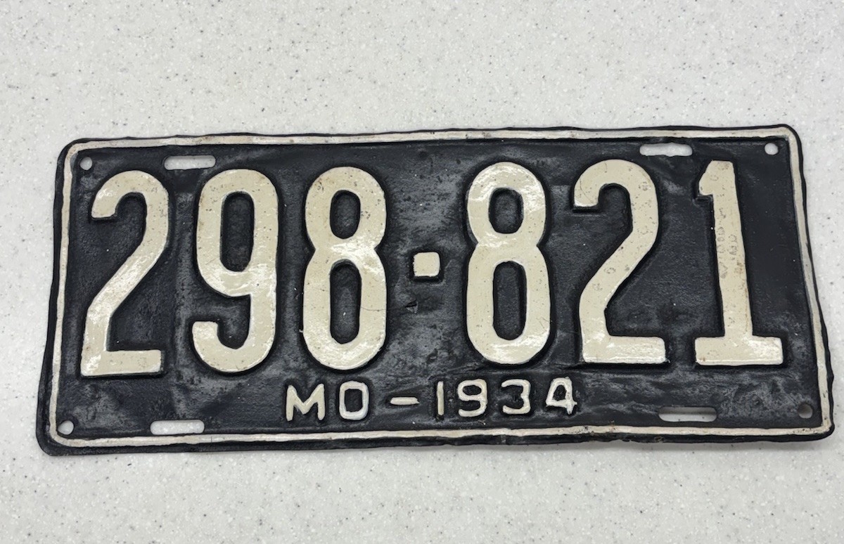 Authentic 1934 Missouri License Plate | Repainted Vintage Decor | 298-821