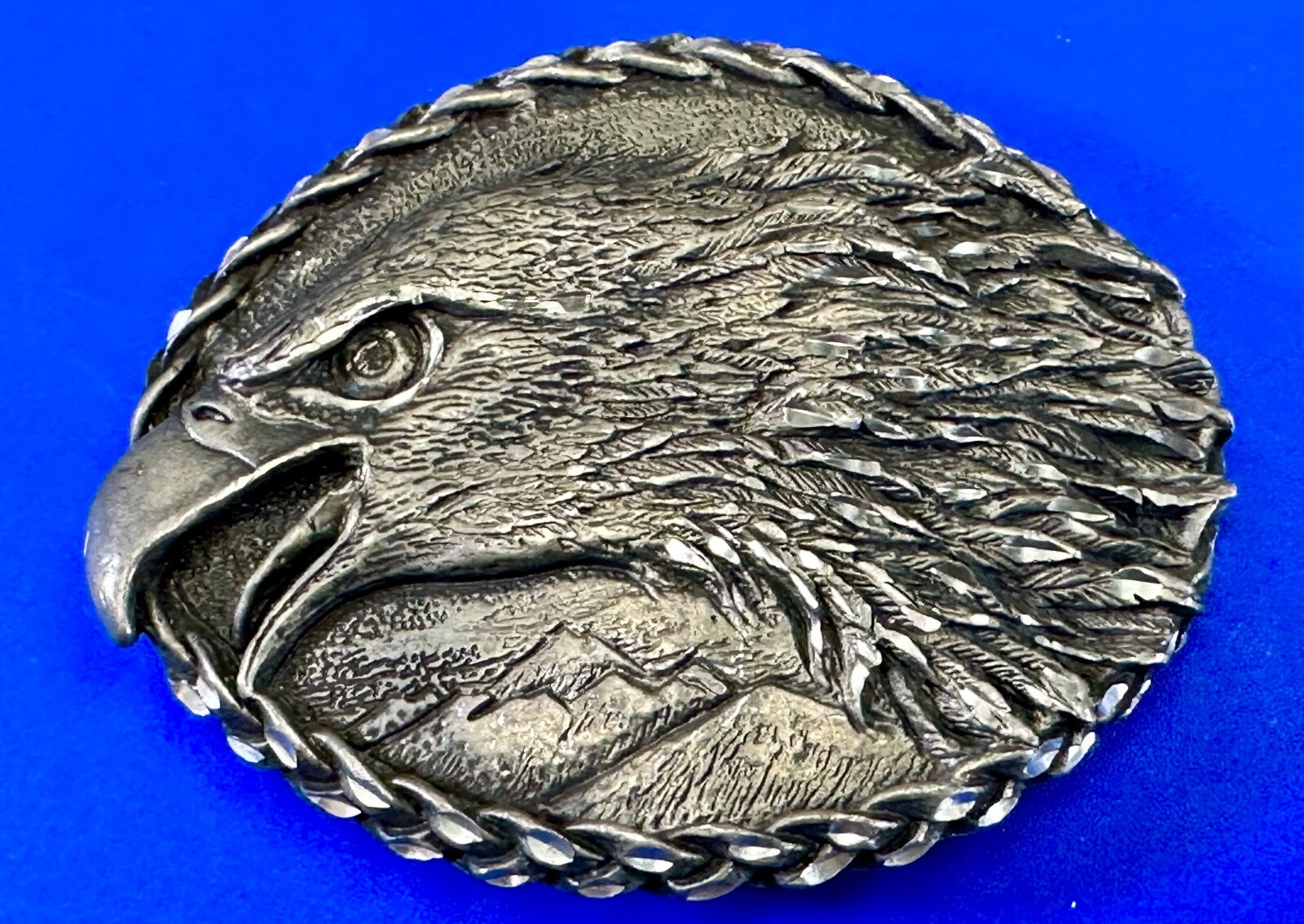 Cutout Eagles Head attacking beak Vintage EGE 1993 belt buckle