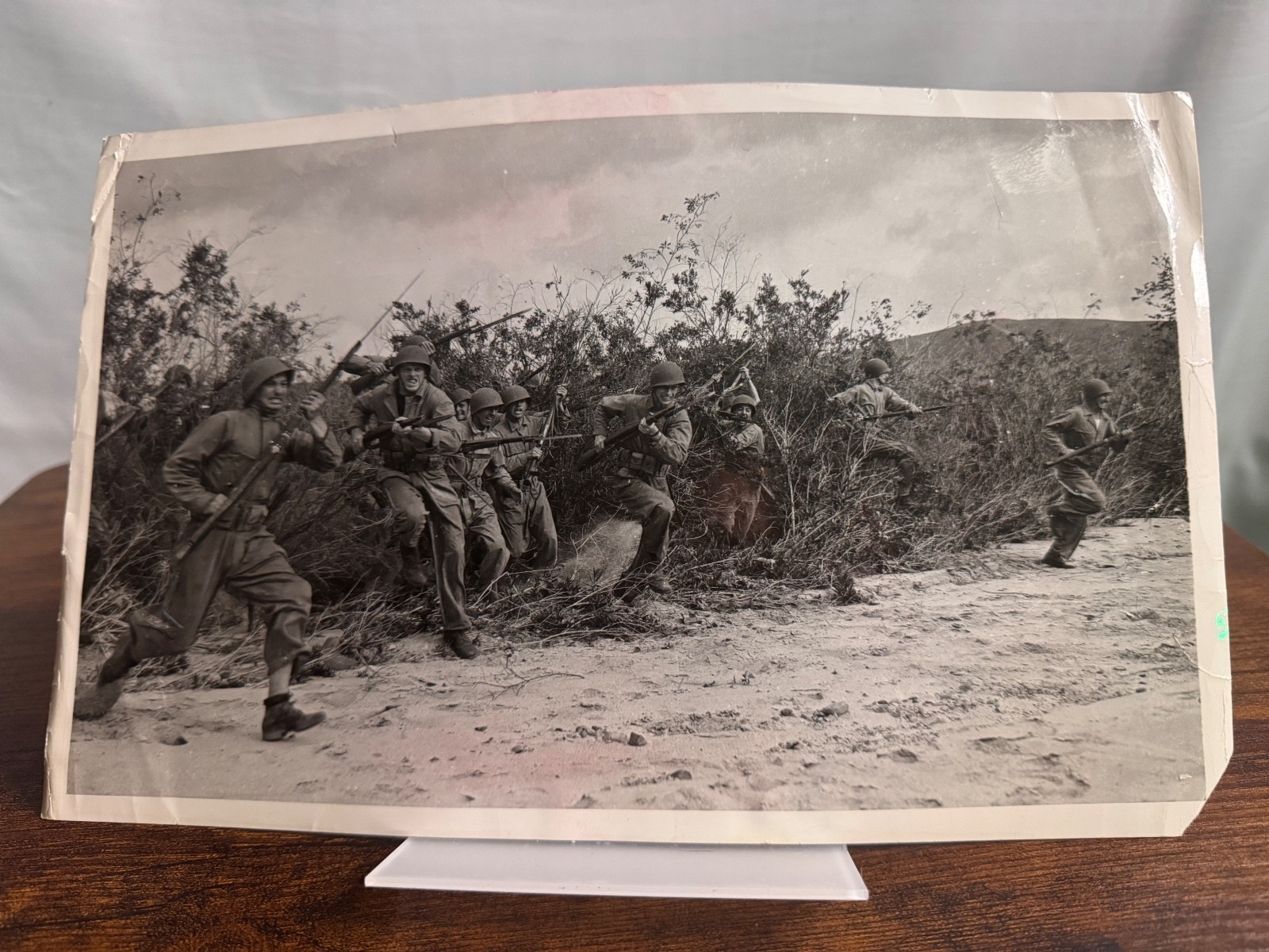 Original 1943 WWII International News Photos Press Photo US Soldiers Combat 4-21