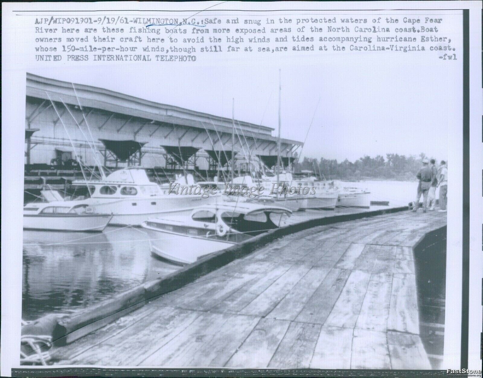 1961 Nc Cape Fear River Fishing Boats Hurricane Esther Historic Wirephoto 7x9