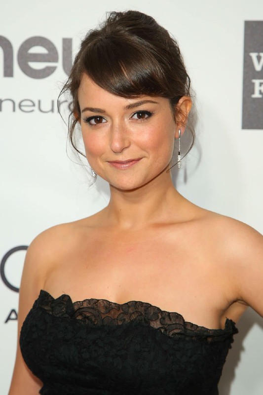 Milana Vayntrub 4 x 6 inch Celebrity Print Collectible Photo 100905
