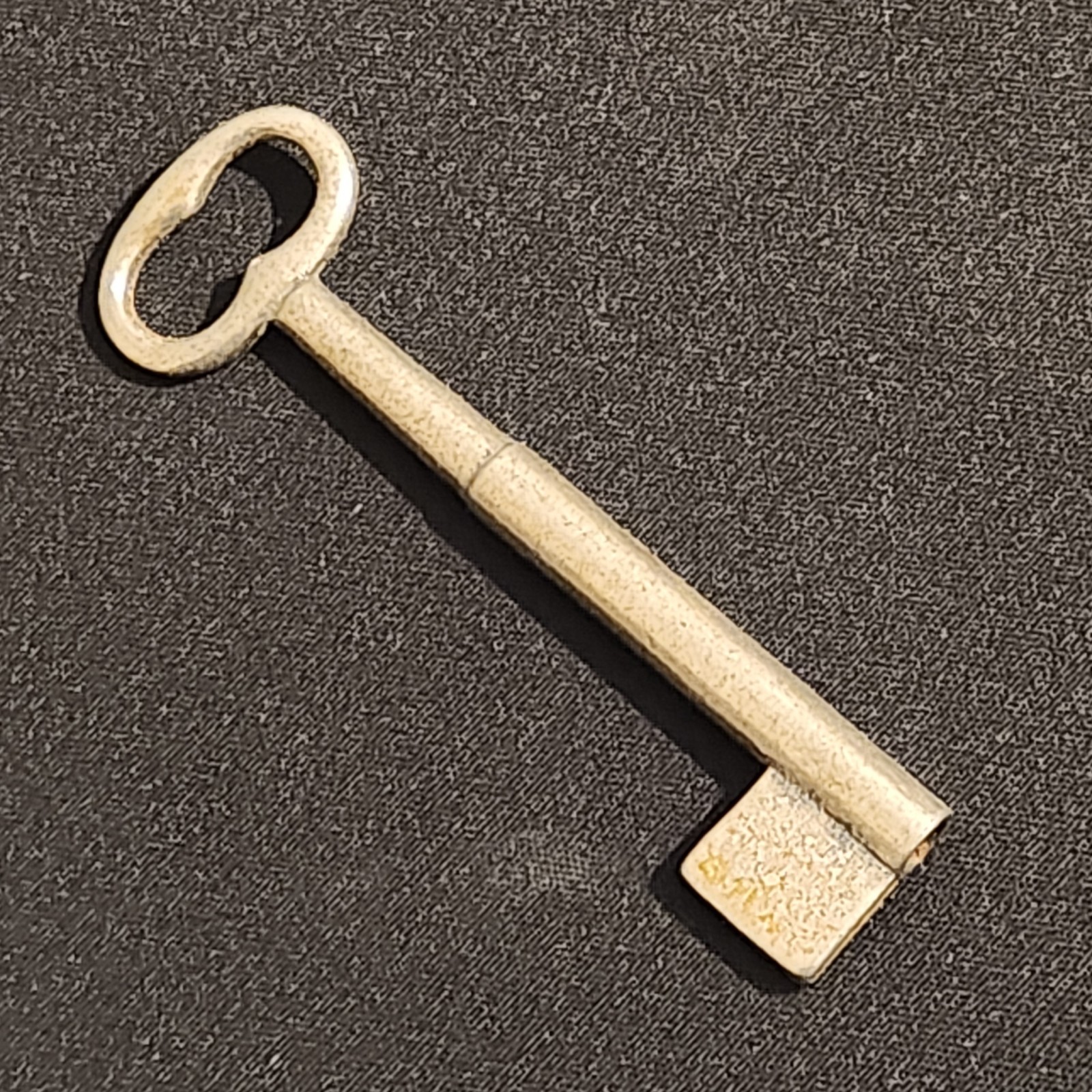 3\ 3\