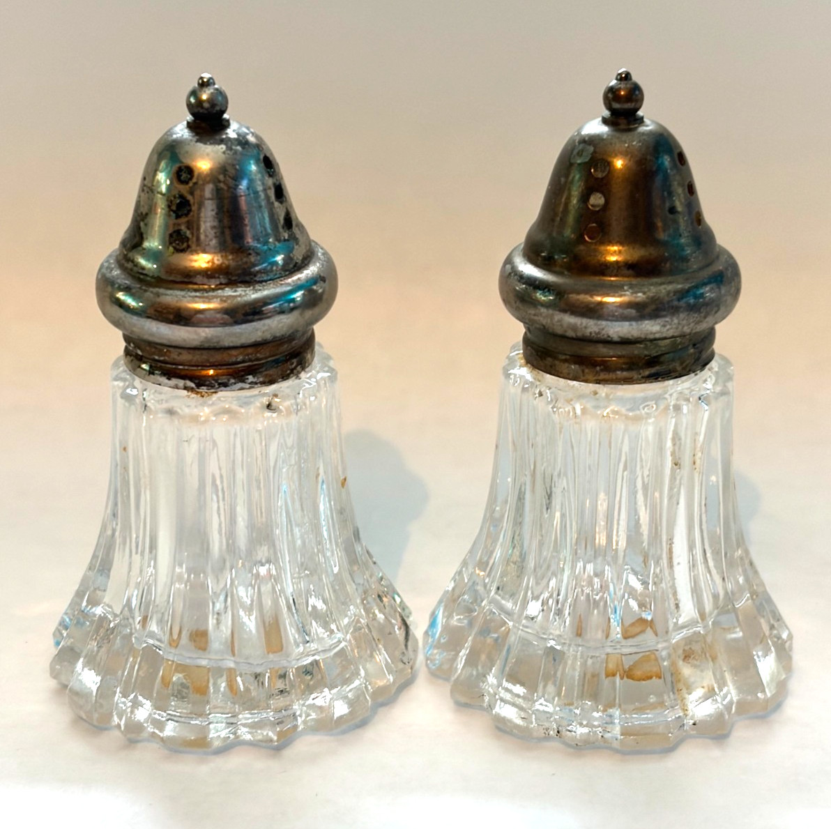 Vintage Leonard Japan Pressed Glass Salt Pepper Shakers Metal Tops Fluted
