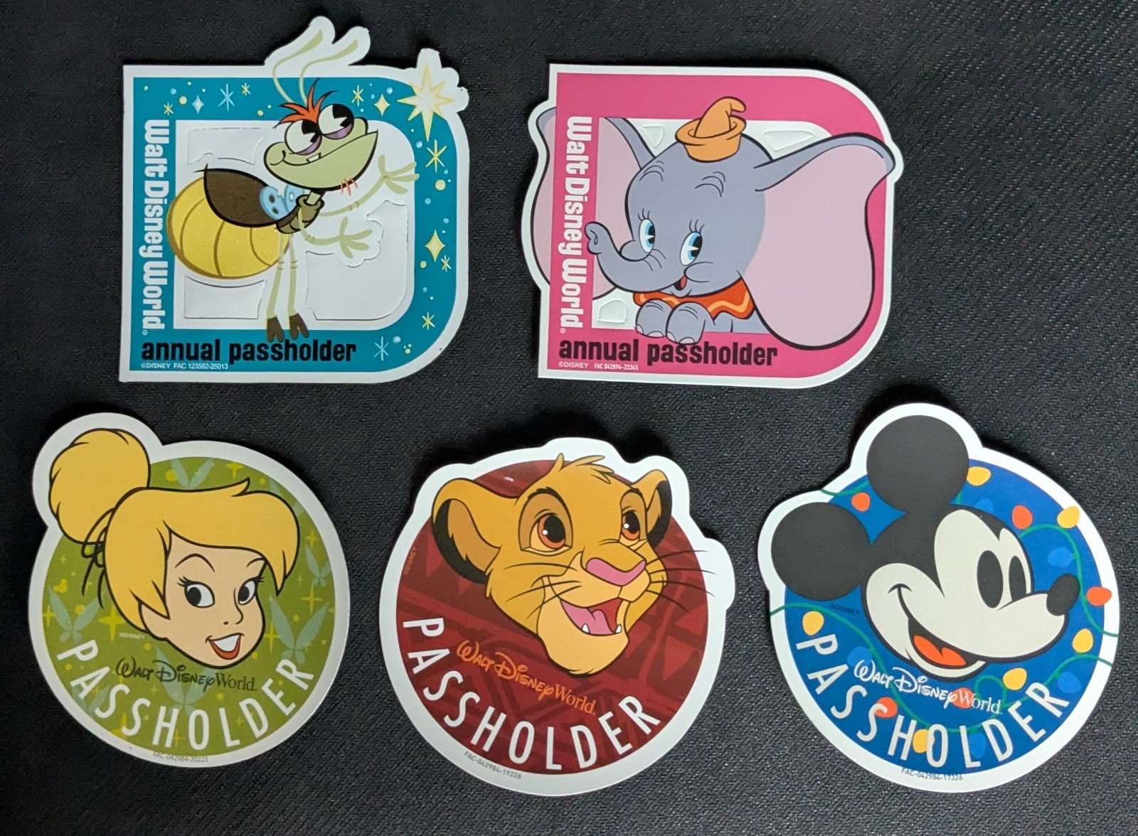 5 Authentic WDW Annual Passholder Magnets. New, Never Used.