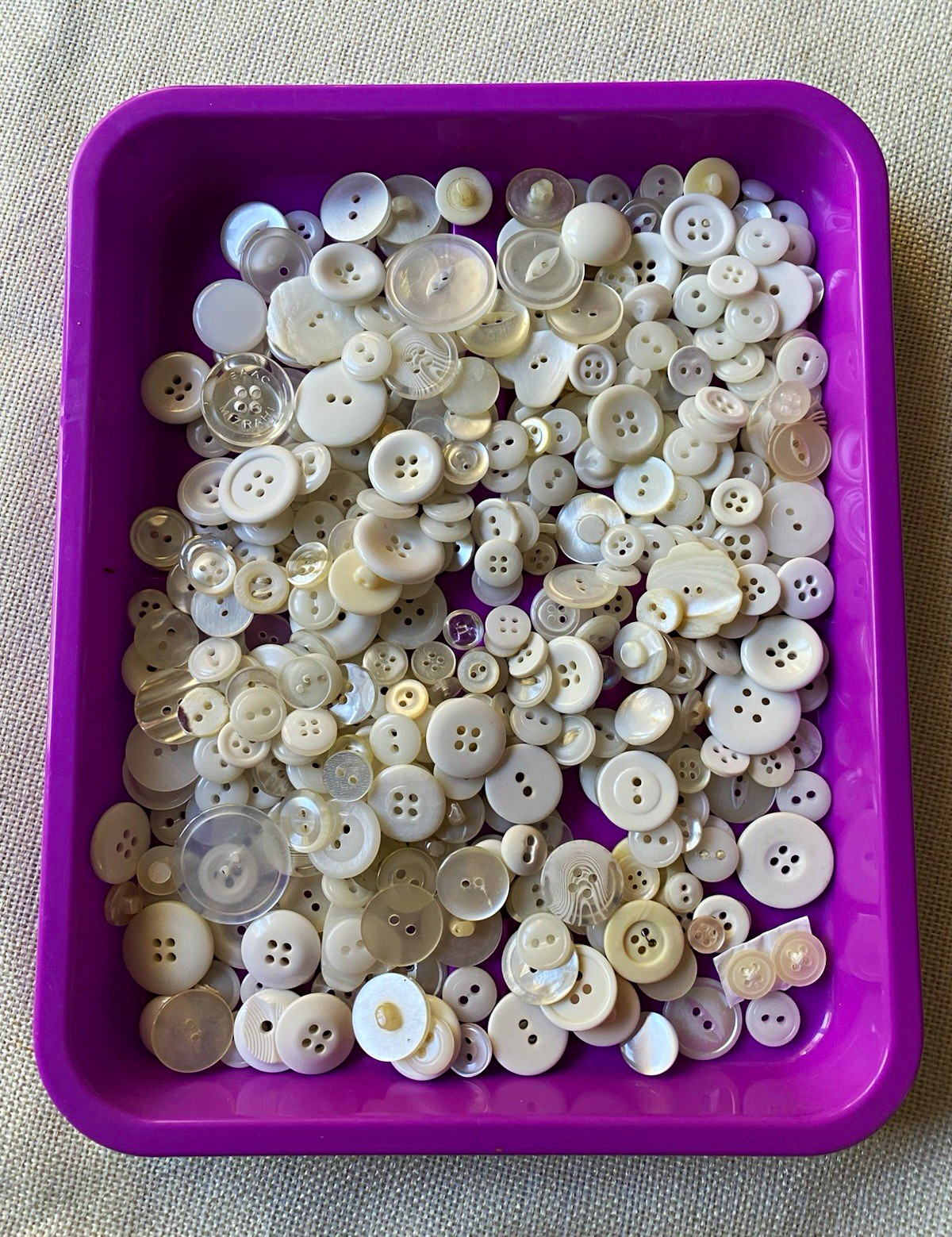Vintage Round Sewing Buttons Mixed Lot Solid White & Black Crafts 101-500