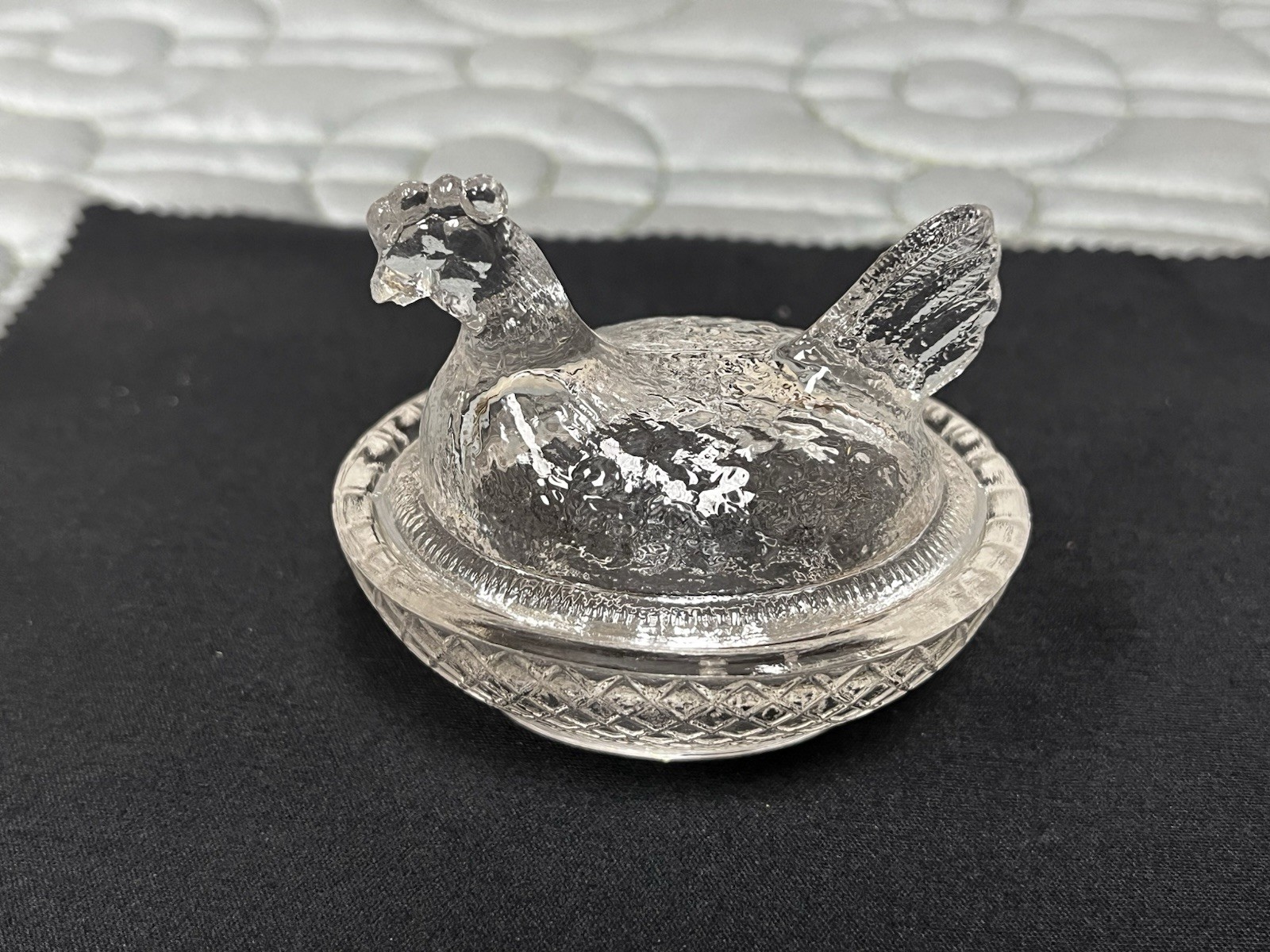L E Smith Clear Glass Mini Hen on Nest Salt Cellar L E Smith Clear Glass Mini Hen on Nest Salt Cellar