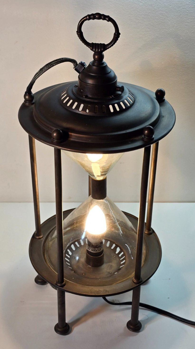 RARE Vintage Hourglass Table Lamp 20\