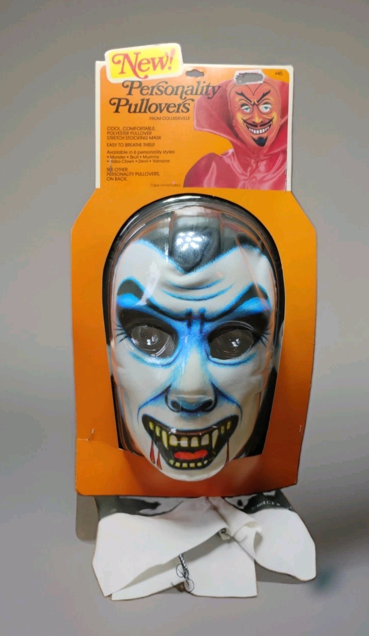 VINTAGE/1984/COLLEGEVILLE PERSONALITY PULLOVERS/VAMPIRE/HALLOWEEN MASK/CLOTH/NOS