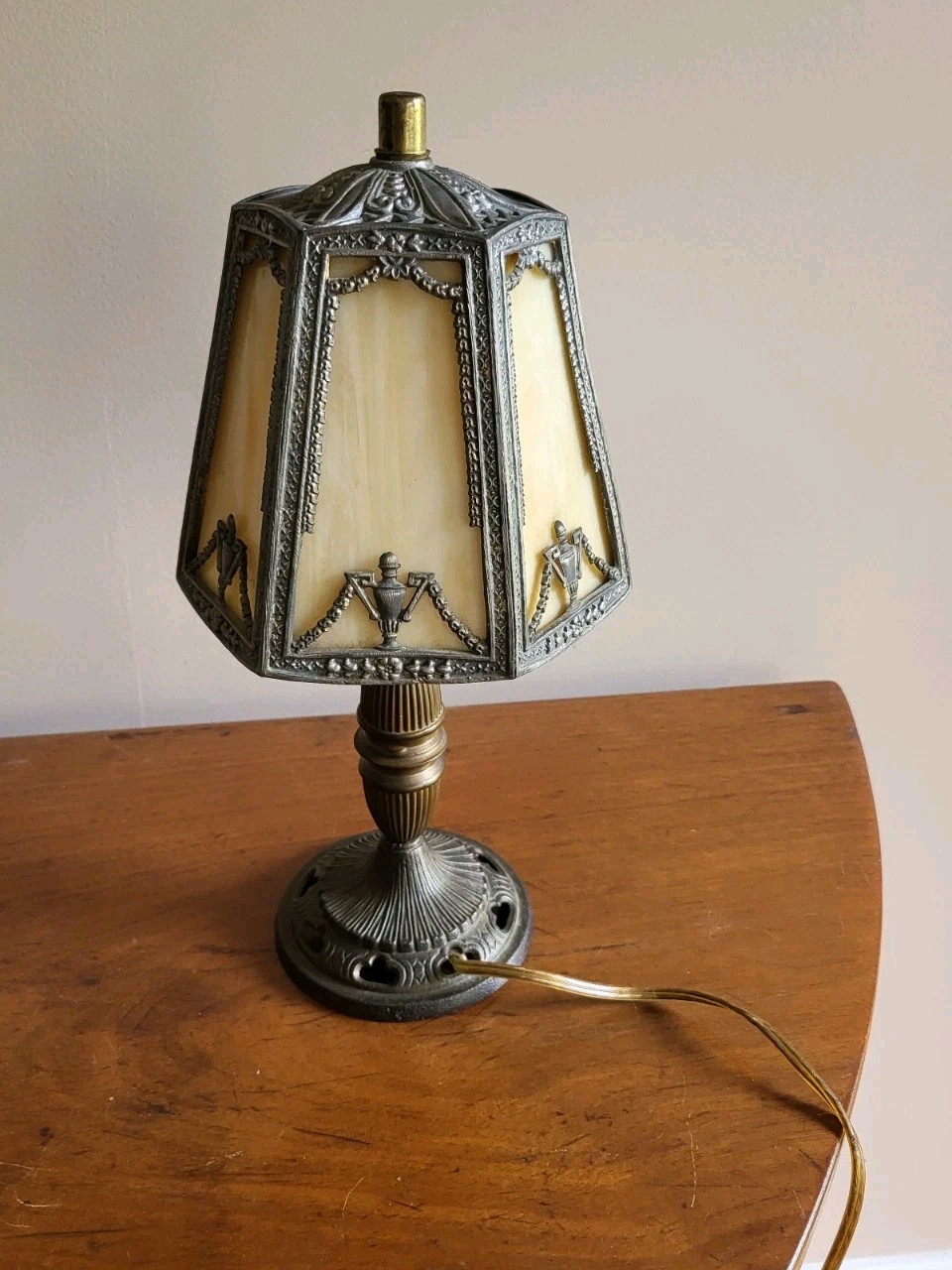 Antique 1920\'s Slag Glass Shade Table lamp Hard To Come By Gilbert Switch READ