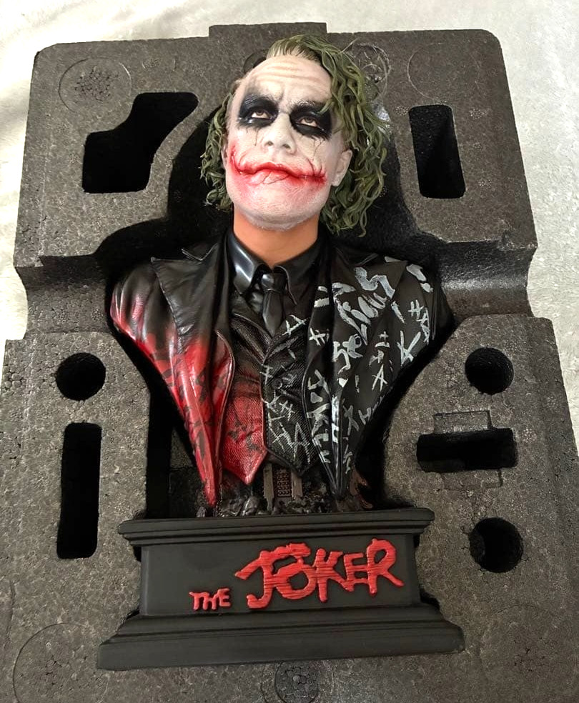 Blitzway x Prime 1 Studio Premium Bust The Dark Knight Joker