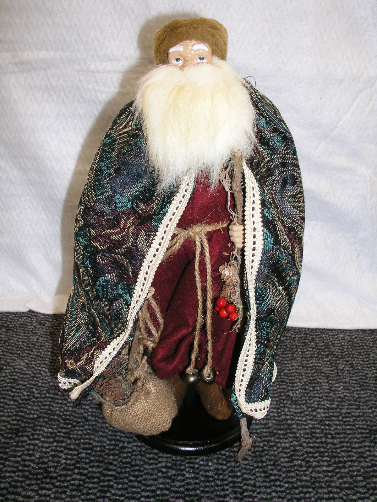 Old World Santa Claus Figurine/ Statue Table Topper Wood Base