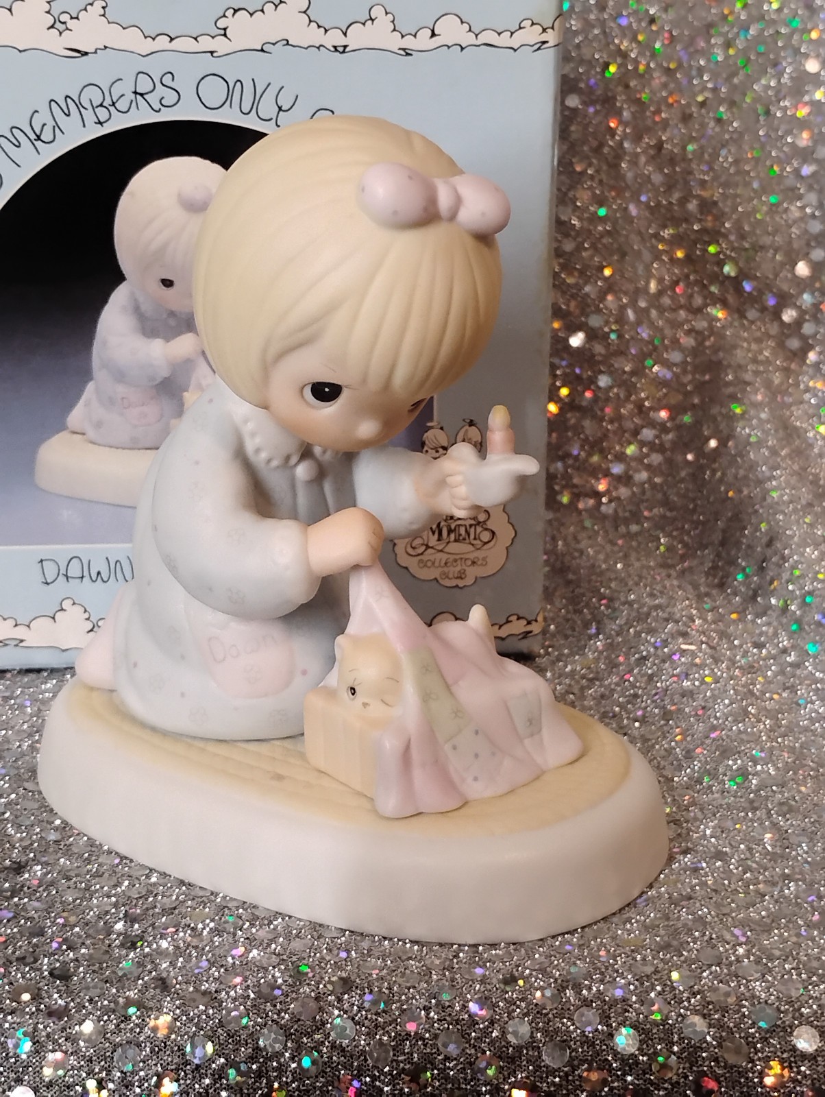 Precious Moments Dawn\'s Early Light 1983 Figurine Collector\'s Club PM-831