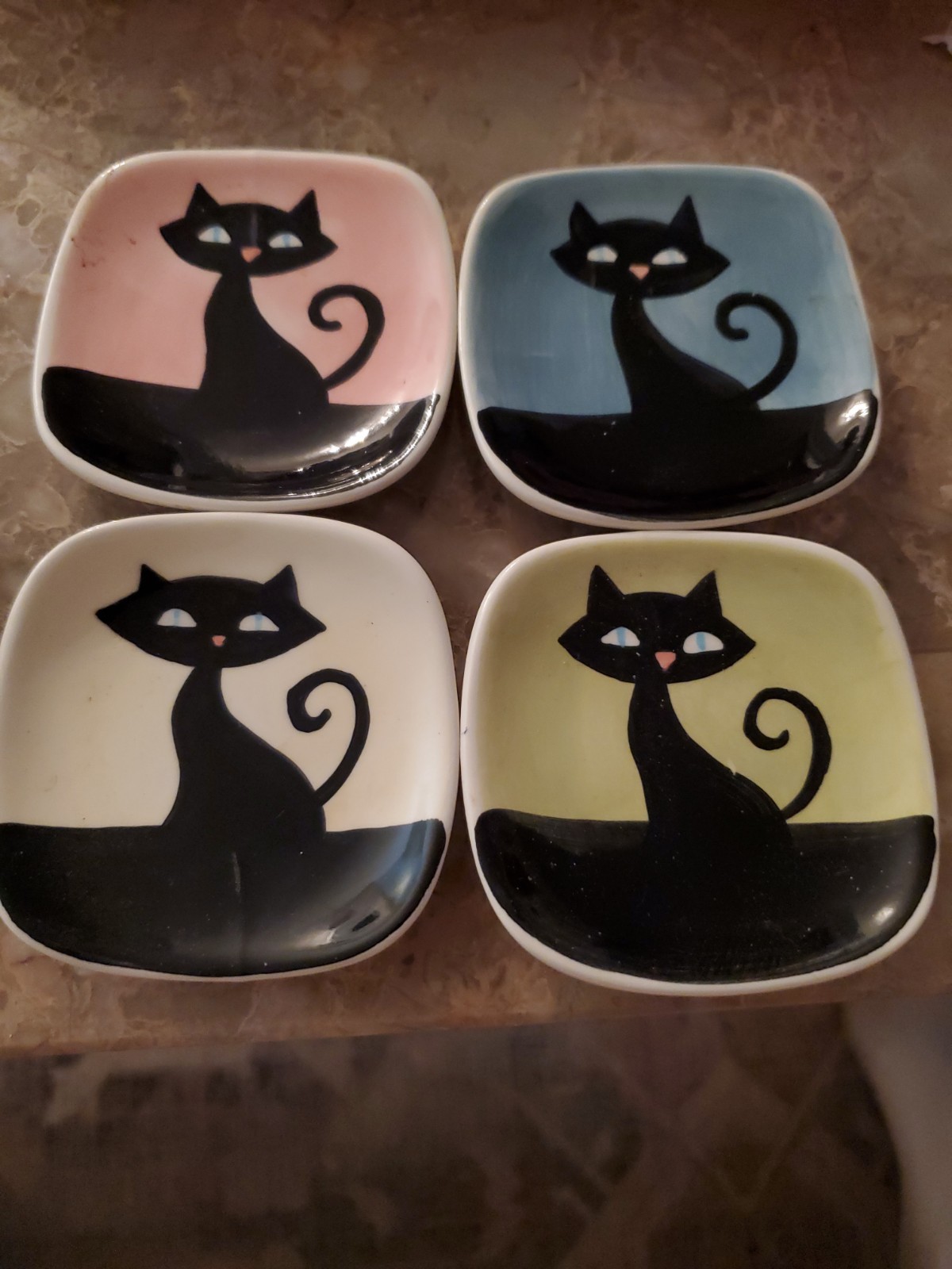 Vintage Hues N Brews set of 4 \ Vintage Hues N Brews set of 4 \