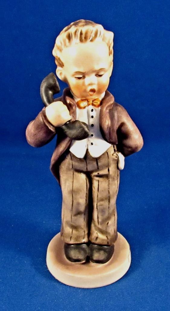 Vintage M J / M I Hummel HELLO #124/0 GOEBEL® 5.75