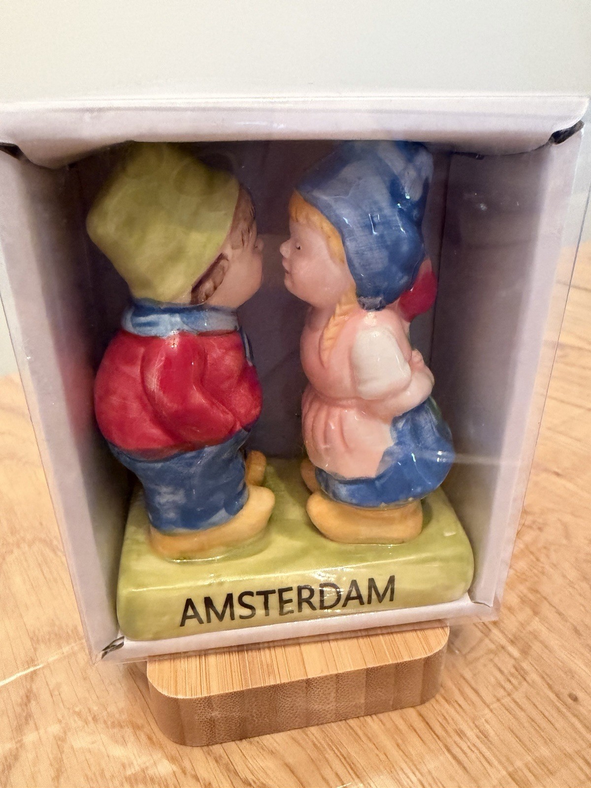 Dutch Holland Boy & Girl Kissing Figurine Ceramic, Netherlands Souvenir