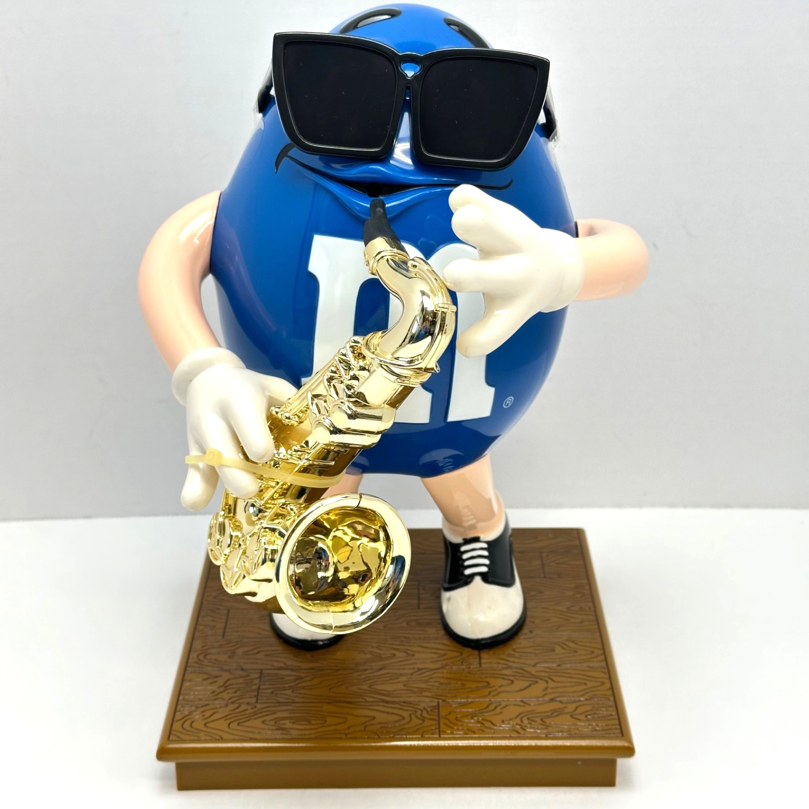 M&M Mars Peanut W/Sunglasses Saxophone Player \