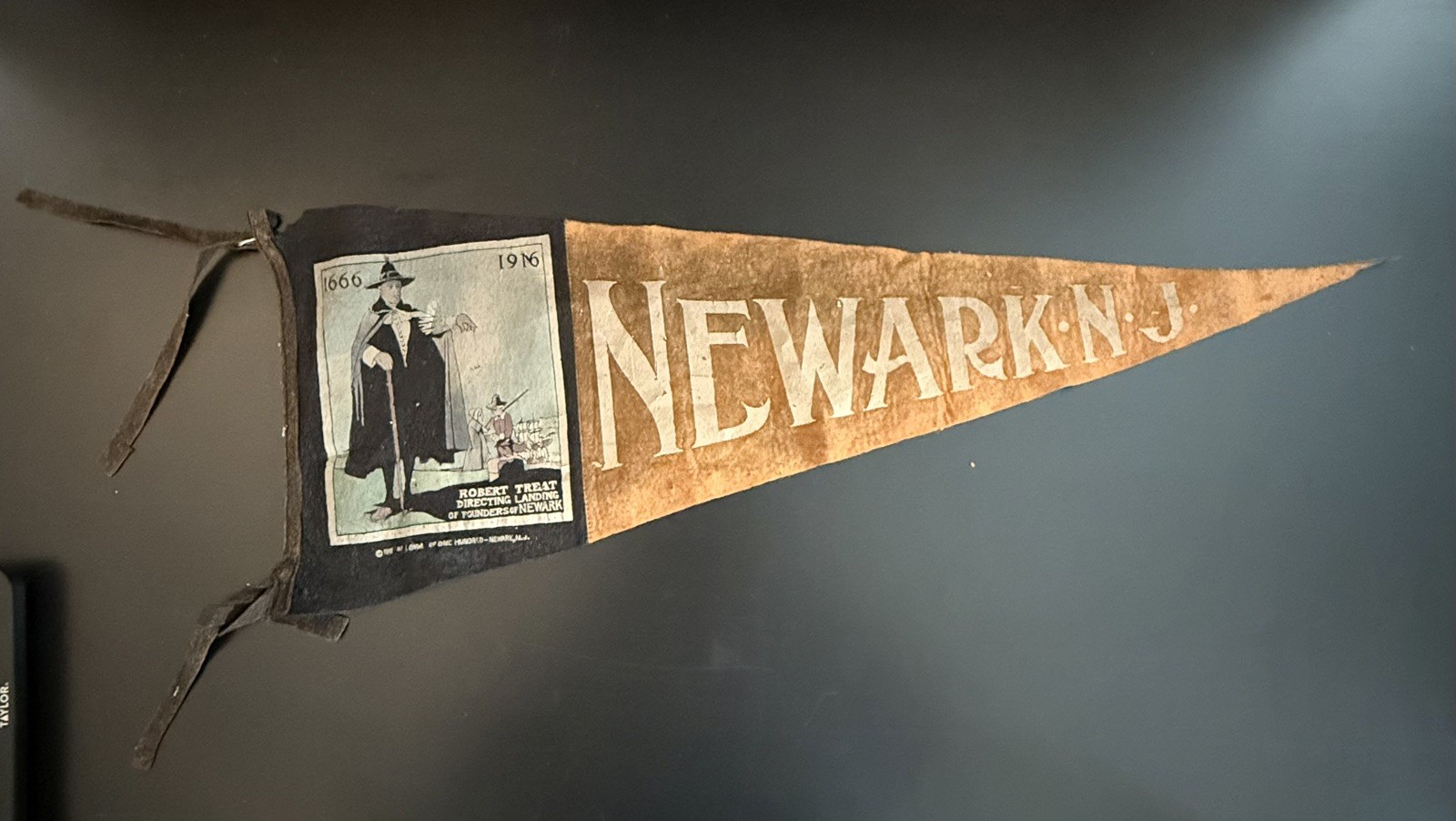 Vintage 1916 Felt Pennant 250th Anniversary of NEWARK, NJ. Robert Treat 