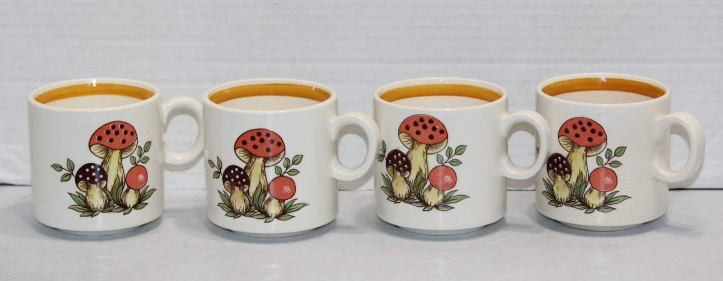 4 Vintage Merry Mushroom 1977 Sears Roebuck Ceramic Mug Cup HTF O Handle