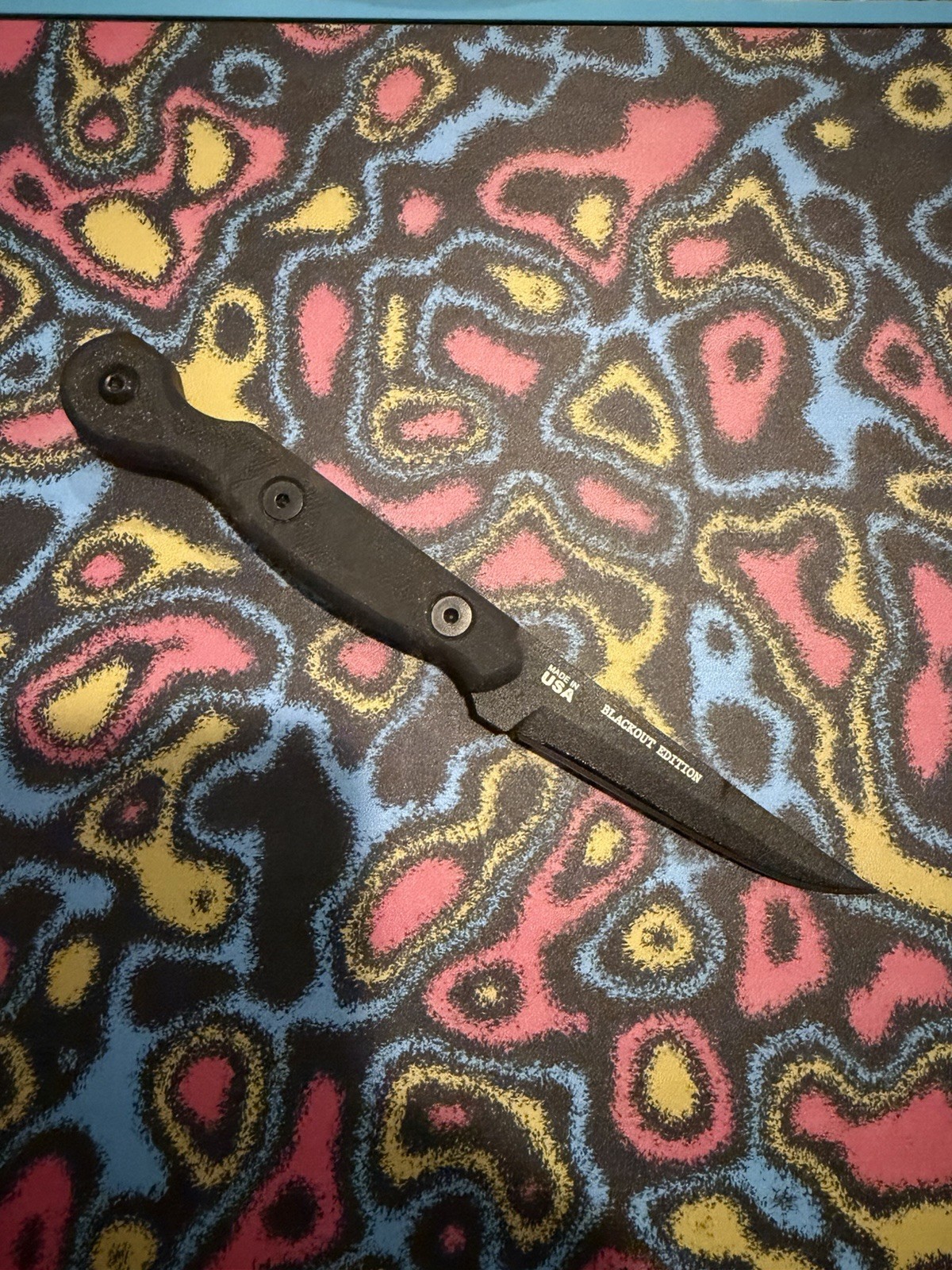 TOPS El Pionero Blackout Edition1095HC Steel Blade Black Linen Micarta Handle