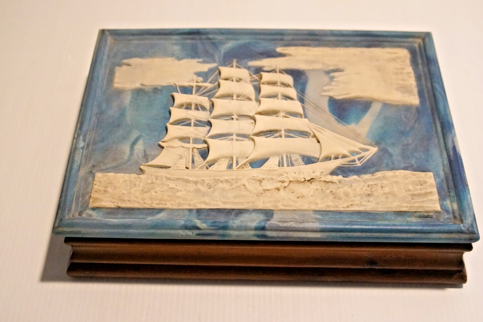 Vtg. Men\'s ROCKWOOD Ship Nautical Blue Cufflink Jewely Trinket Box - Amer Walnut