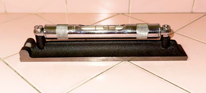 Vintage Starrett No. 98 Machinst's Level Rotating Cover Cast Iron Base Precision