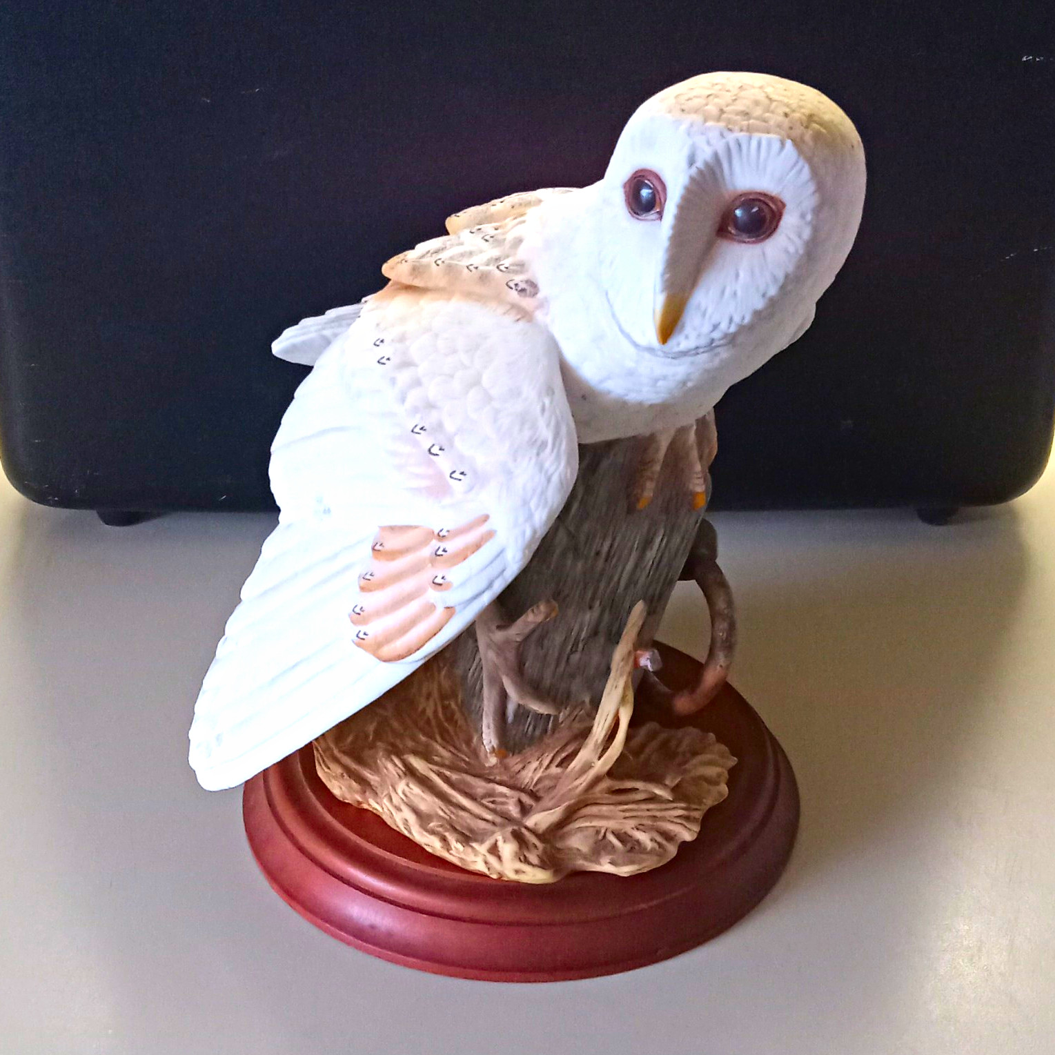 The Franklin Mint The Barn Owl Bird Porcelain Figurine - Collectible Sculpture The Franklin Mint The Barn Owl Bird Porcelain Figurine - Collectible Sculpture