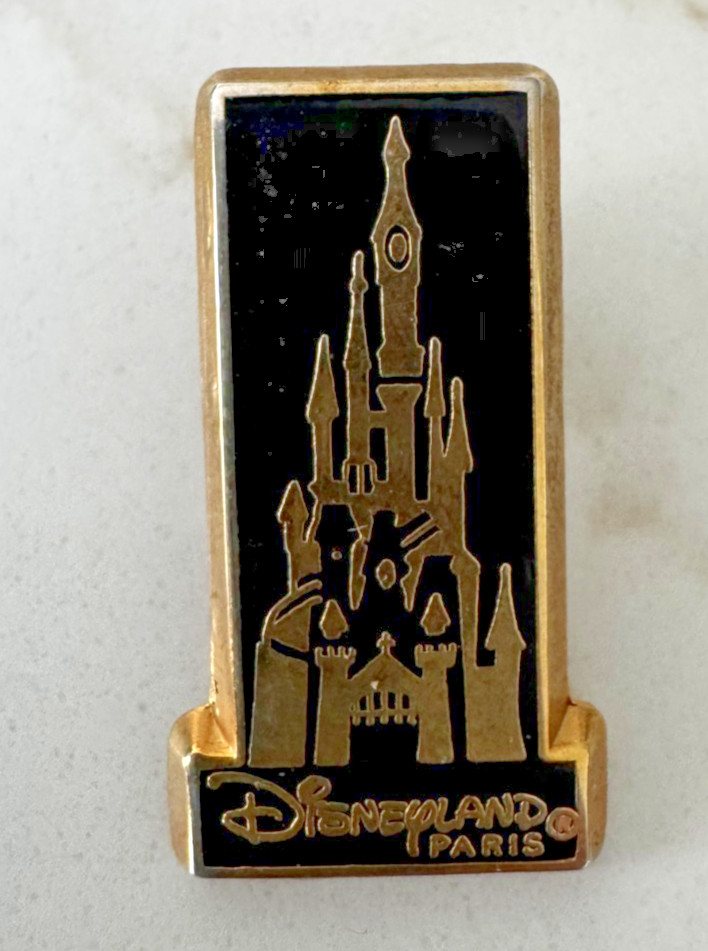 DLP DLRP Paris Euro Disney Castle Black Gold Disney Pin Vintage - Pre owned