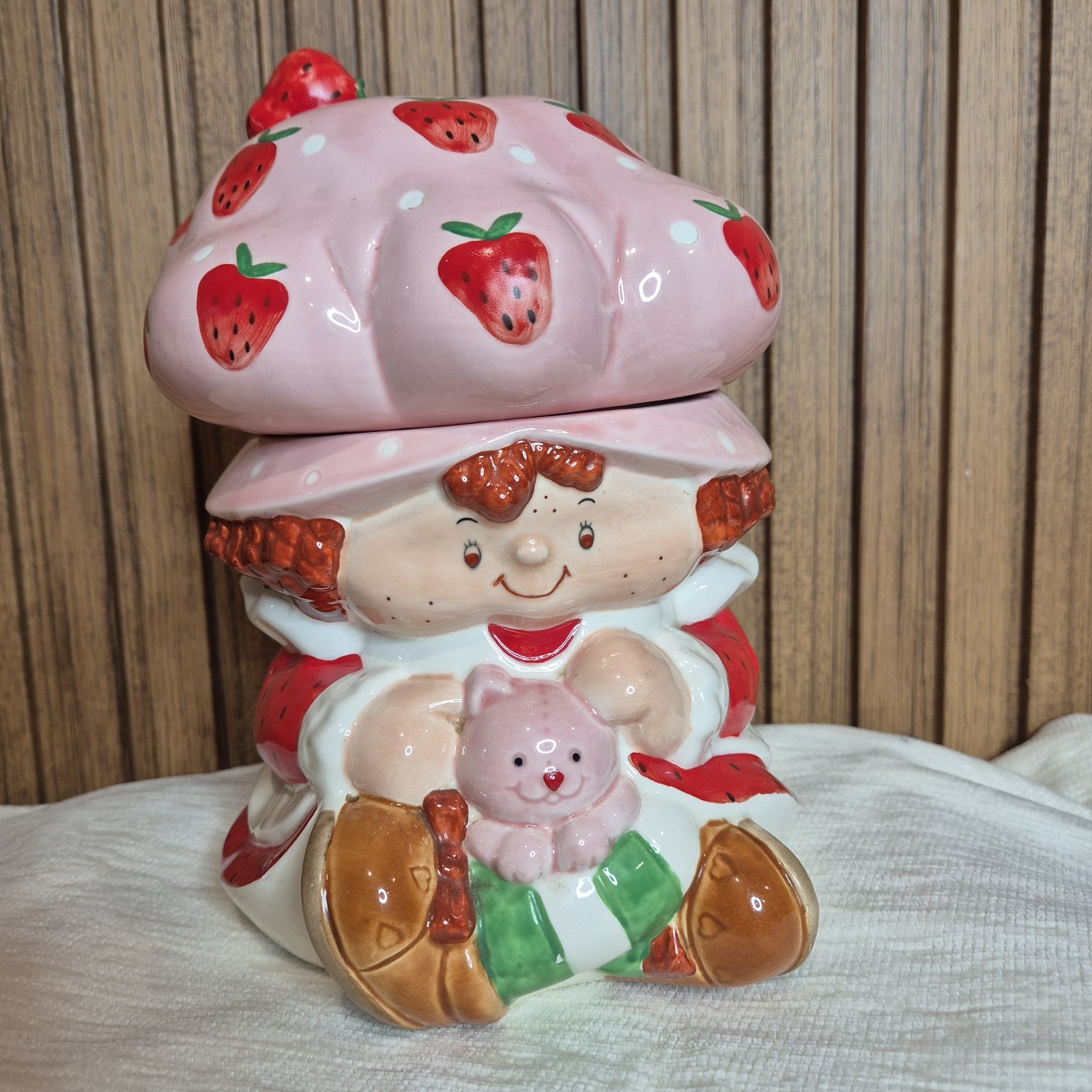Vintage Late 70s STRAWBERRY SHORTCAKE With Custard The Cat Ceramic Cookie Jar 