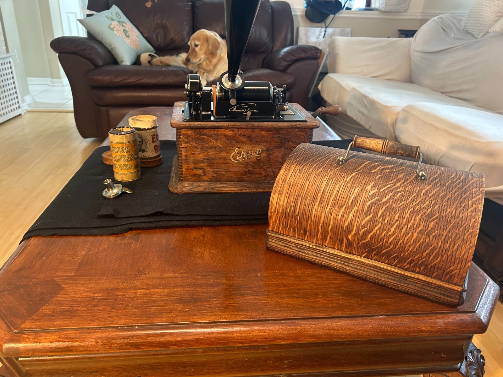Edison B Phonograph with 2/4 Minute Edison Switcher Edison B Phonograph with 2/4 Minute Edison Switcher