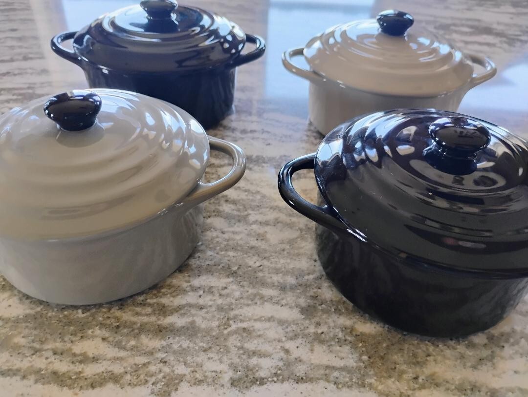 LOT of FOUR Individual Pottery Casserole dishes with lids MINT 