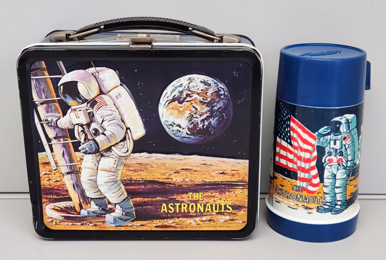 Vtg 1969 Aladdin The Astronauts Metal Lunch Box NASA Apollo 11 Moon w/ Thermos