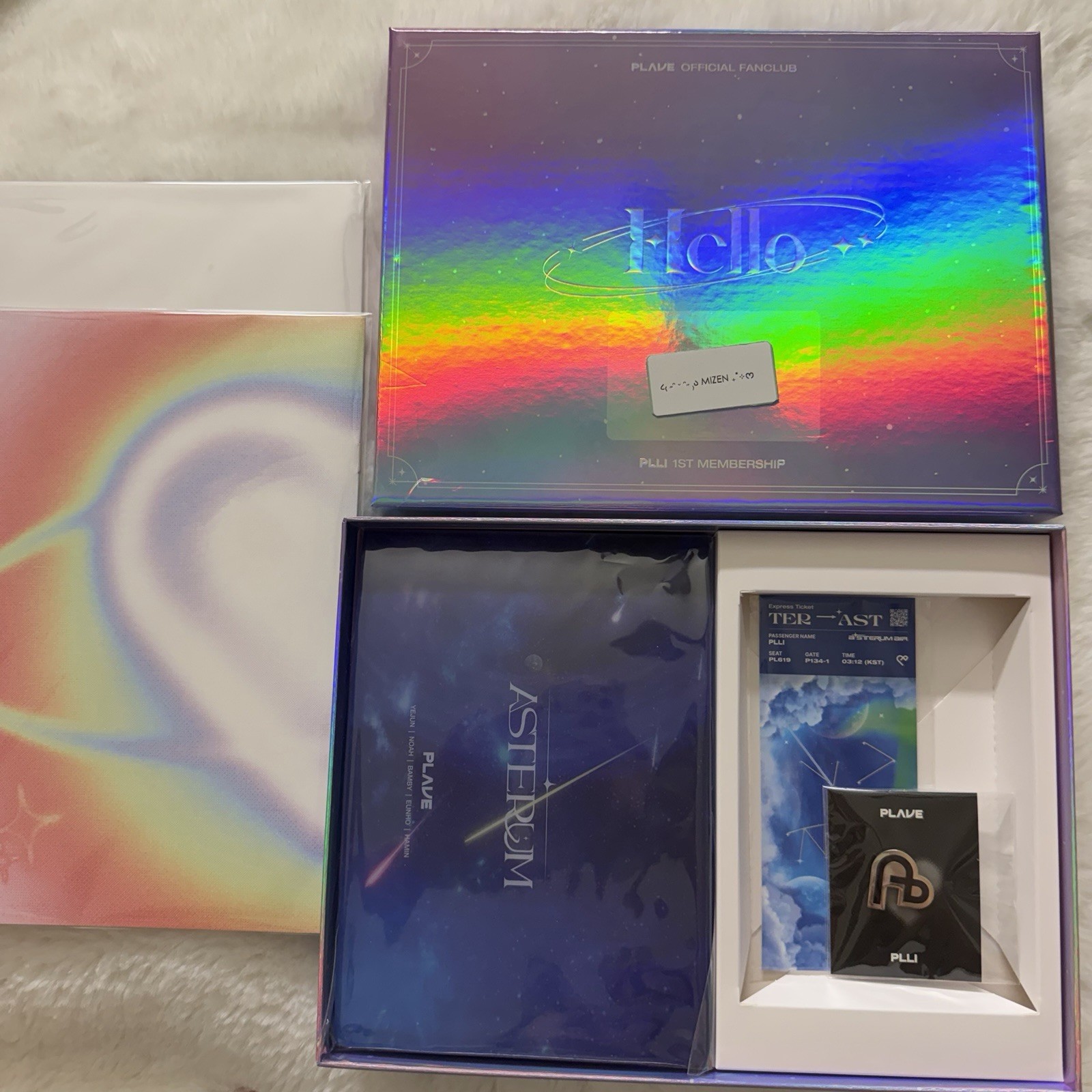 PLAVE Weverse 1st Membership Kit (No photocard set & four shot photo)