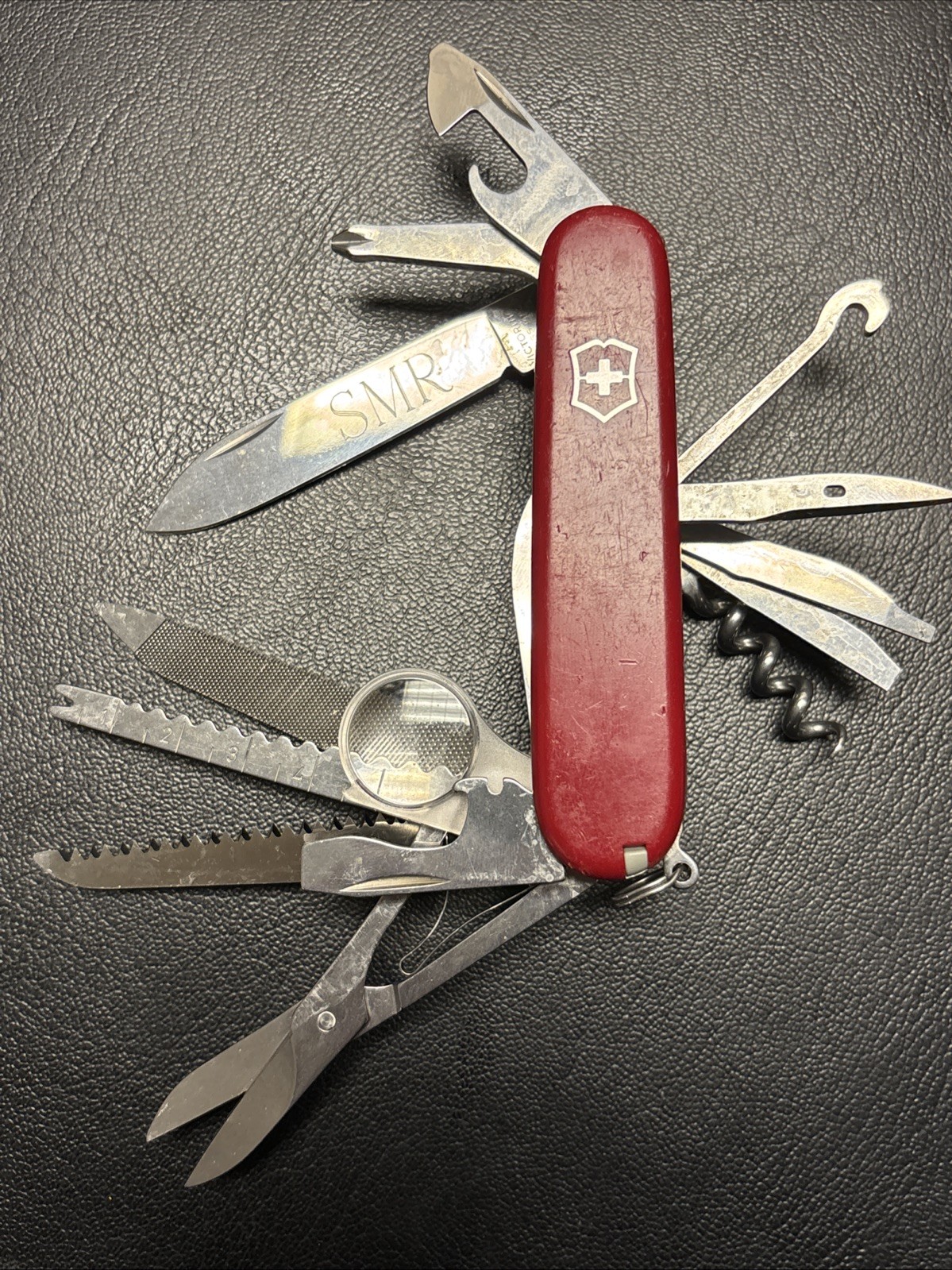 Victorinox Swiss Army Knife Champion Plus Red 91mm, Engraved See Photos Victorinox Swiss Army Knife Champion Plus Red 91mm, Engraved See Photos