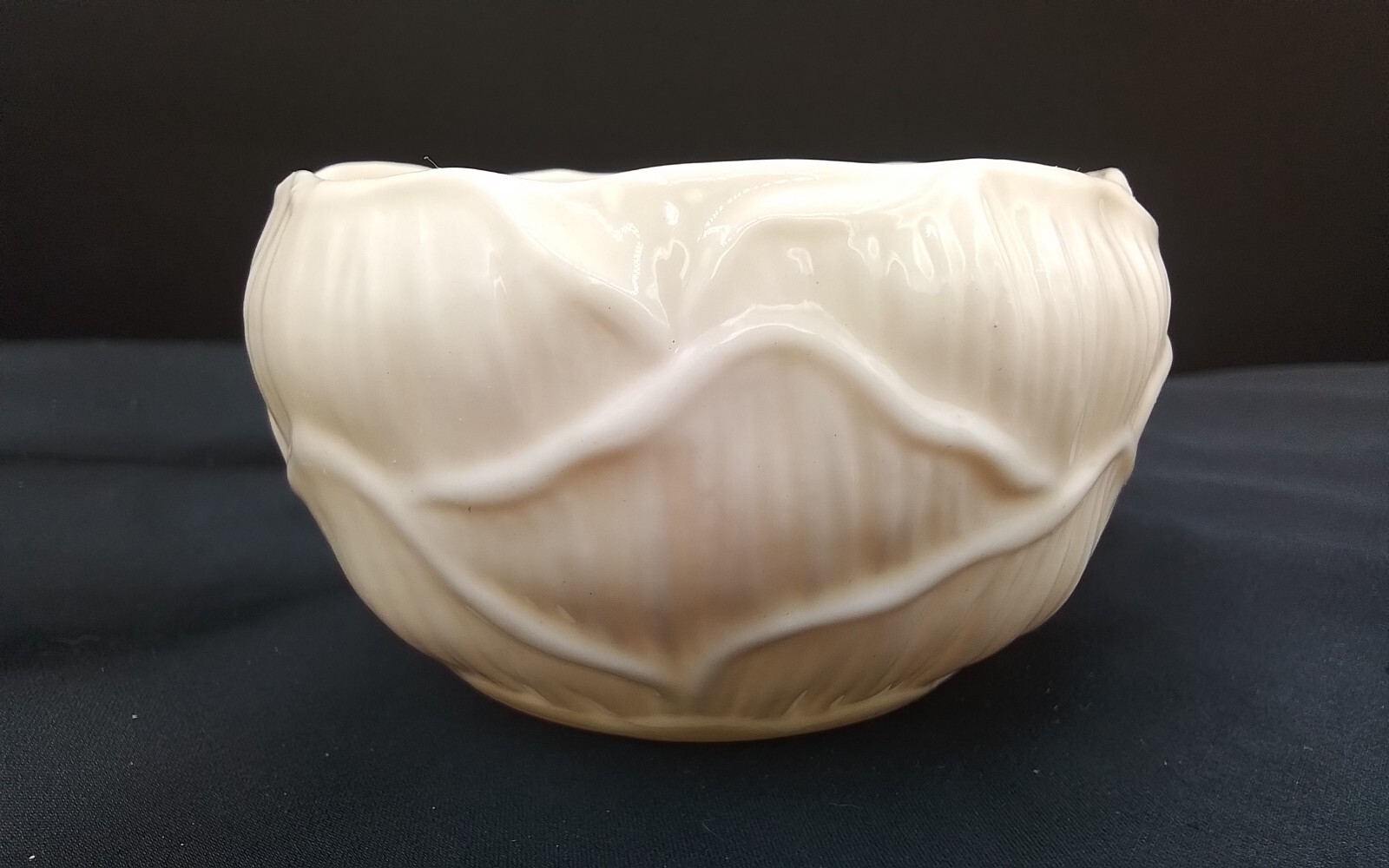 BELLEEK IRELAND CELTIC TRINKET DISH BOWL CABBAGE VEGETABLE VINTAGE POTTERY IRISH