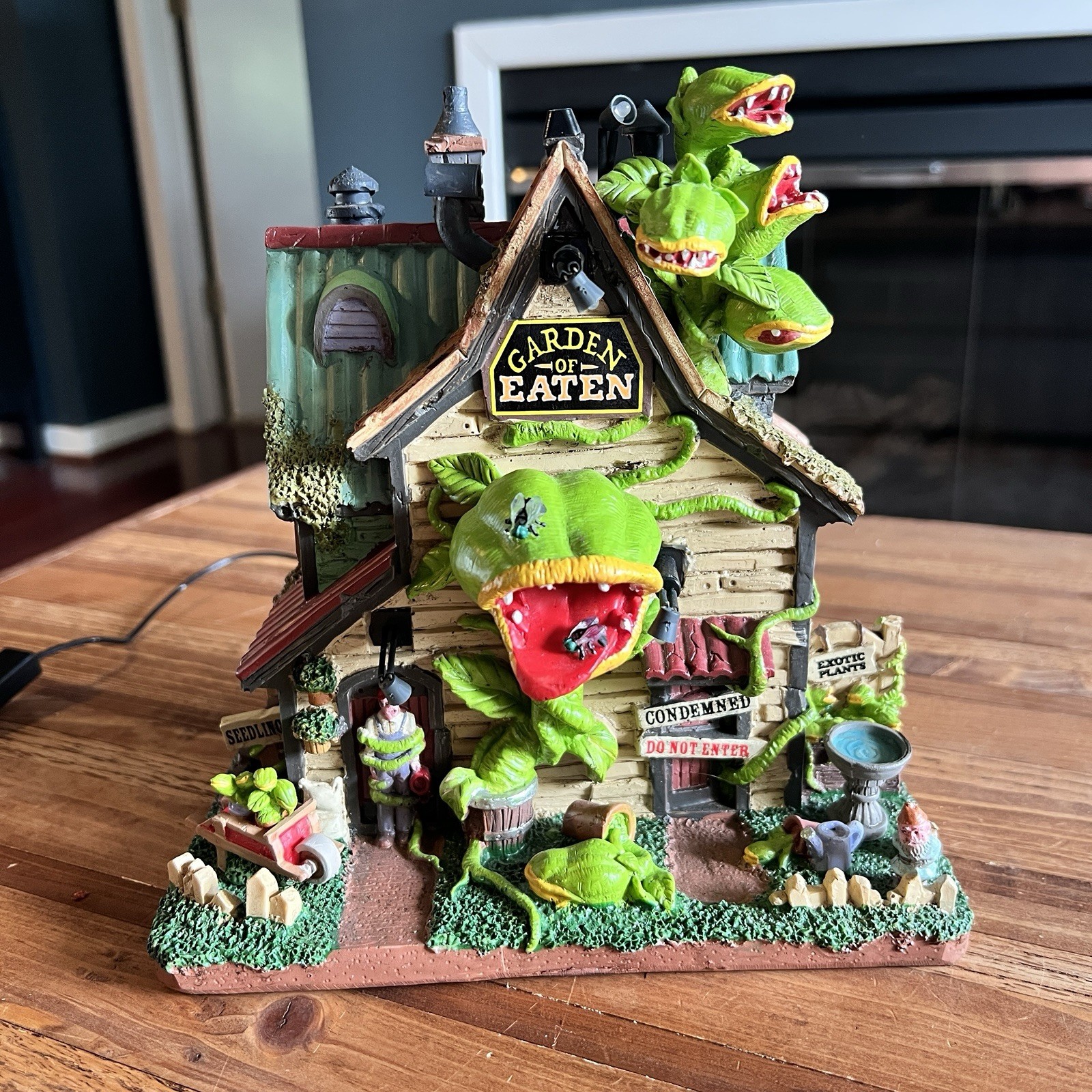 Lemax Spooky Town “Garden of Eaten” Halloween Village Retired - UNTESTED Lemax Spooky Town “Garden of Eaten” Halloween Village Retired - UNTESTED