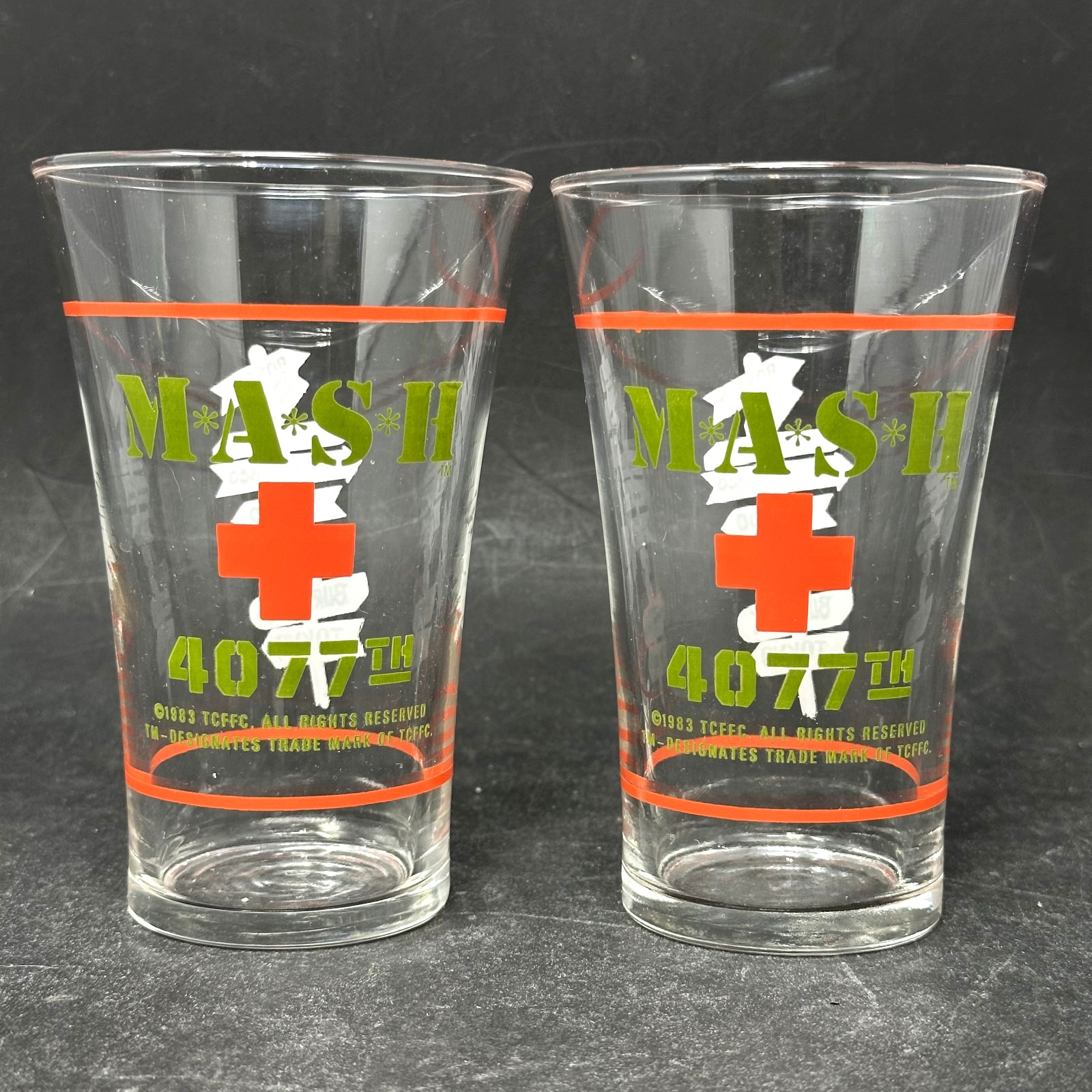 MASH M*A*S*H* 4077th Drinking Glass Set of 2 Tumbler 1983 - Very Good Condition