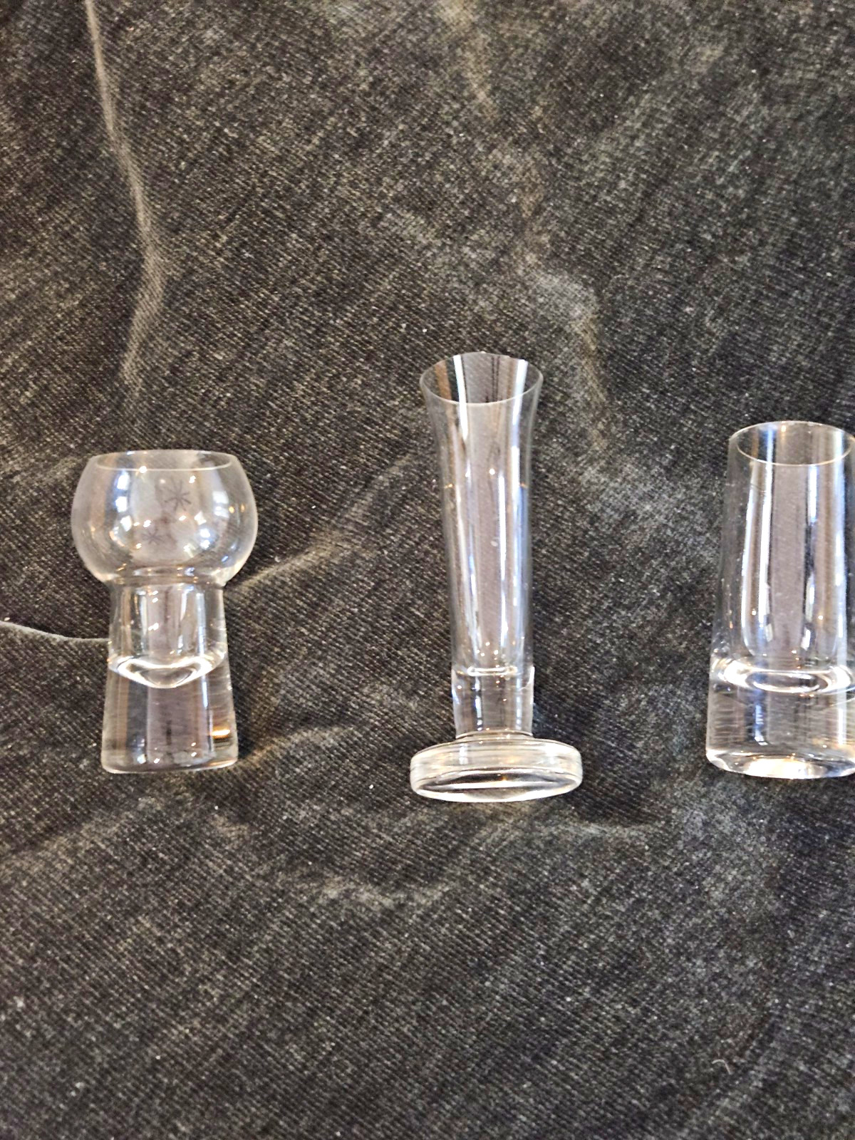 3pc Clear Glass Shot Glass Set 1 fl oz Etched Decorated Round Straight. a