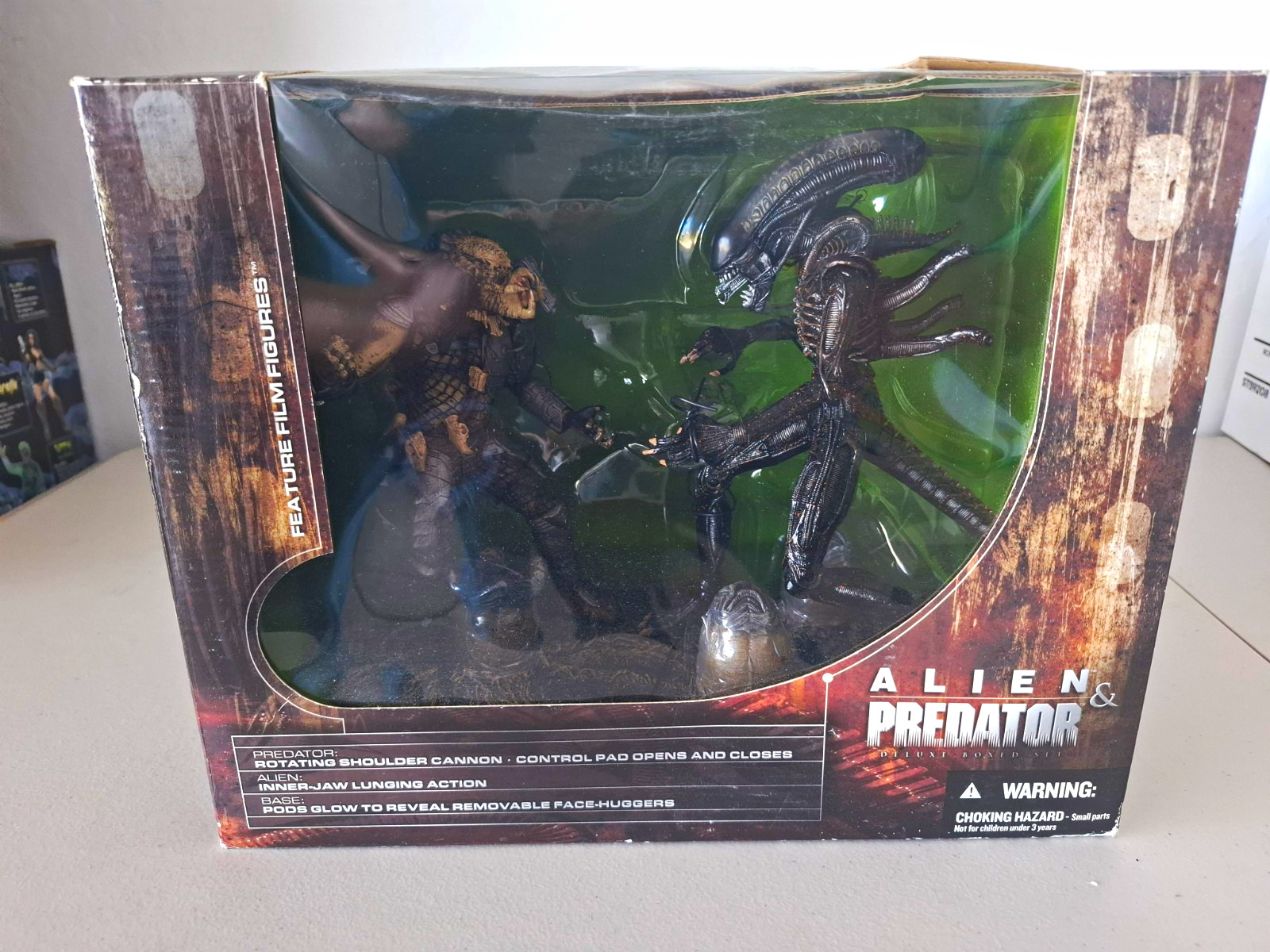 McFarlane Toys Movie Maniacs Series 5 Alien & Predator Deluxe Boxed Set 2002 McFarlane Toys Movie Maniacs Series 5 Alien & Predator Deluxe Boxed Set 2002