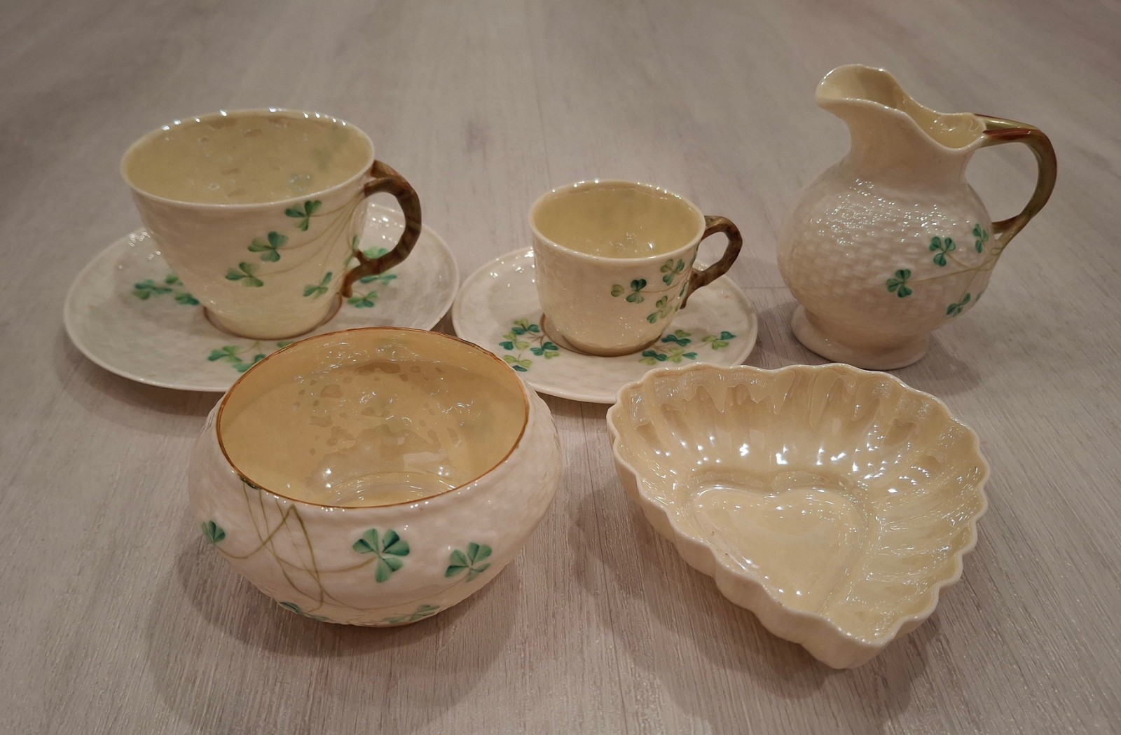 LOT OF (5) BELLEEK PIECES Basket Weave Shamrocks 4th Green Stamp 1946-1955 RARE